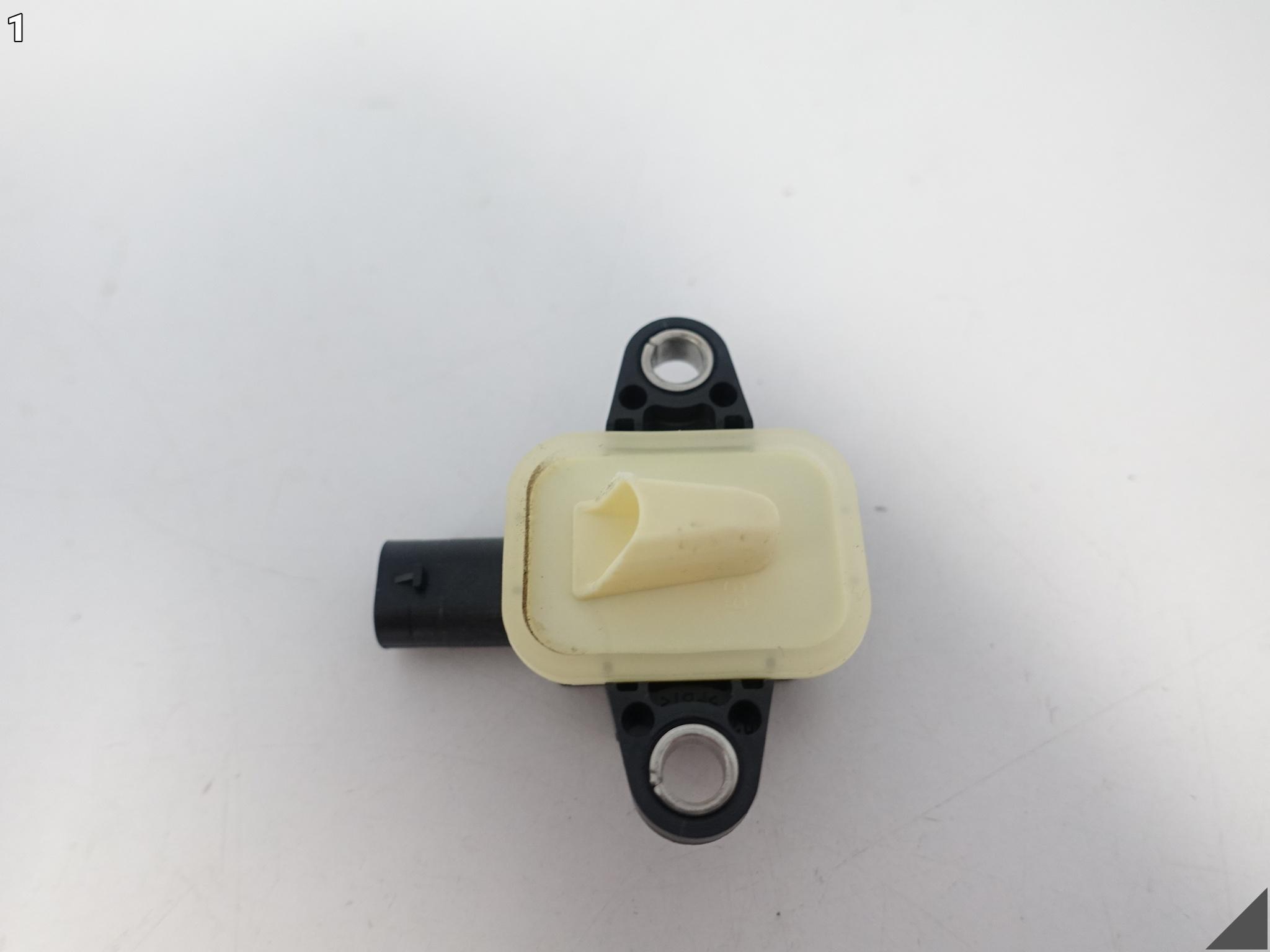 AUDI S8 A8 4H0 RS7 S7 A7 4G8 SKODA VW CZUJNIK UDERZENIOWY DRZWI PRZÓD R = L AUDI S8 A8 4H0 RS7 S7 A7 4G8 SKODA VW CZUJNIK UDERZENIOWY DRZWI PRZÓD R = L - obrazek 2