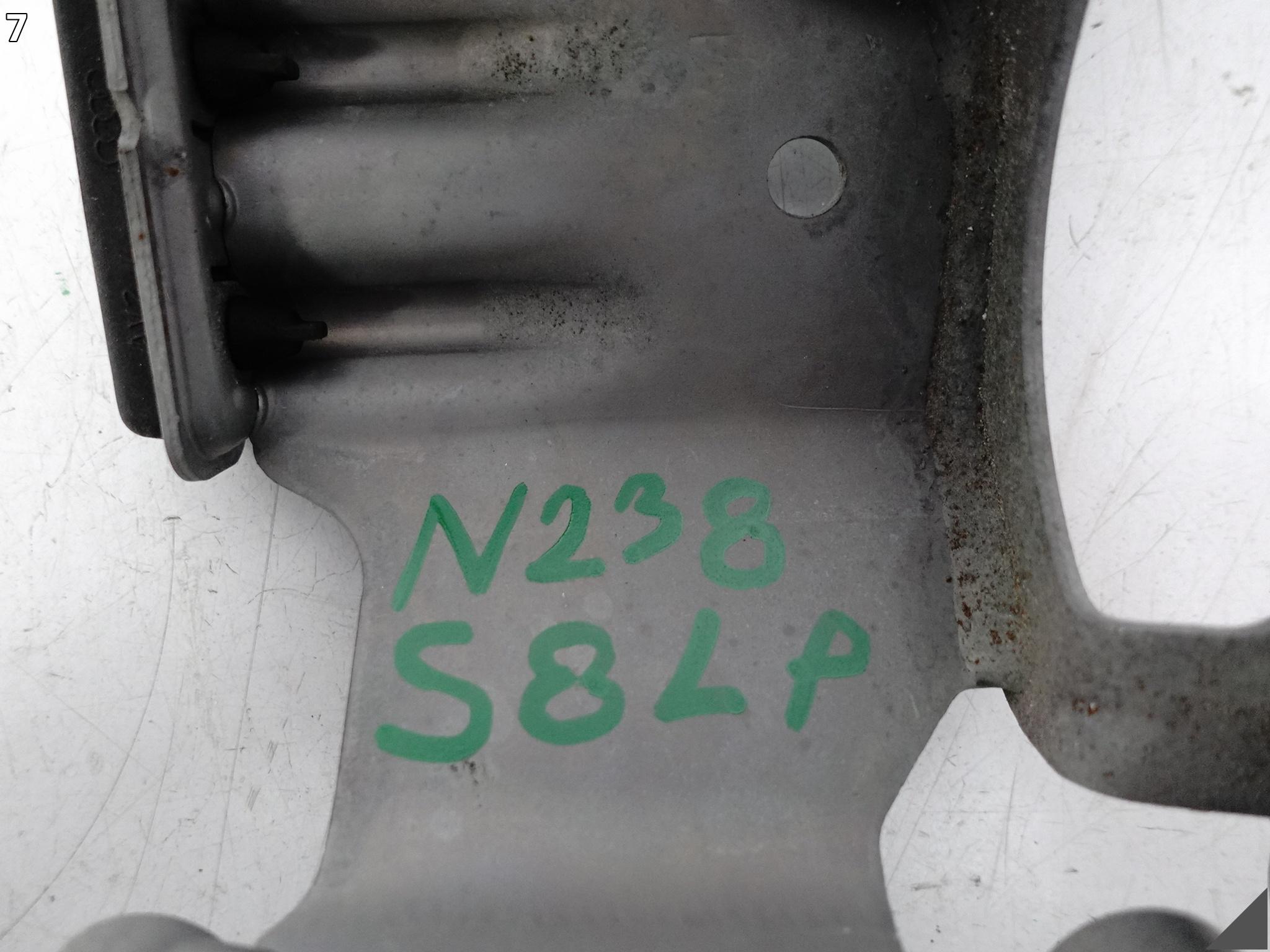AUDI S8 PLUS A8 4H0 D4 LIFT 13-17 OSŁONA PODUSZKI SILNIKA LEWA 4.0TFSI 92KM AUDI S8 PLUS A8 4H0 D4 LIFT 13-17 OSŁONA PODUSZKI SILNIKA LEWA 4.0TFSI 92KM - obrazek 8