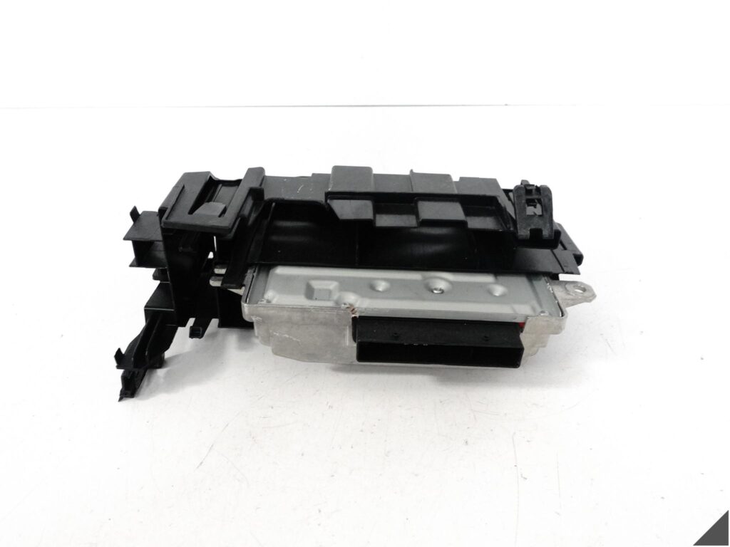 AUDI A3 A4 A5 A6 A7 A8 Q3 Q7 Q8 WZMACNIACZ AUDIO SYSTEMU DŹWIĘKOWEGO HARMAN AUDI A3 A4 A5 A6 A7 A8 Q3 Q7 Q8 WZMACNIACZ AUDIO SYSTEMU DŹWIĘKOWEGO HARMAN