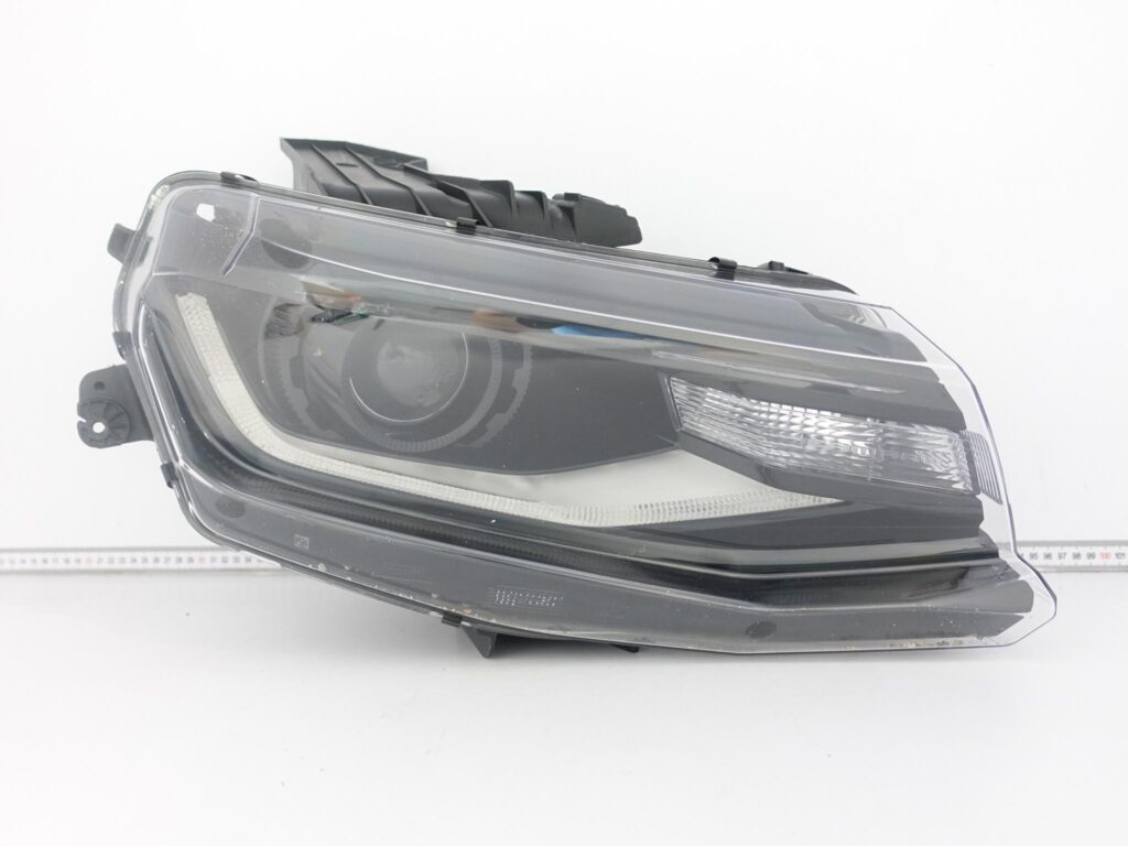 CHEVROLET CAMARO VI 6 16-24 LAMPA XENON + LED PRAWA PRZÓD USA CHEVROLET CAMARO VI 6 16-24 LAMPA XENON + LED PRAWA PRZÓD USA