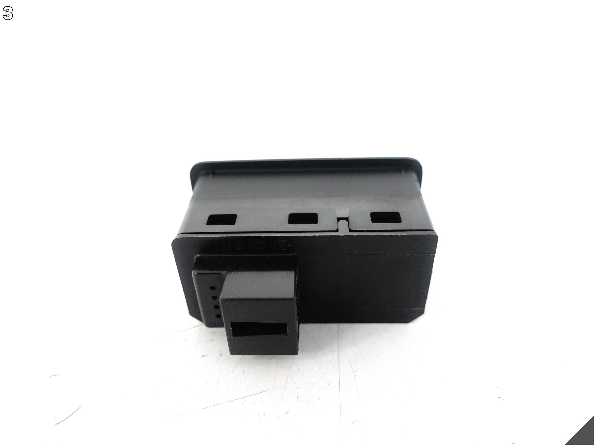 AUDI S8 A8 4H0 D4 S7 A7 4G8 A6 S6 4G0 Q3 8U0 PRZYCISK OTWIERANIA KLAPY TYŁ AUDI S8 A8 4H0 D4 S7 A7 4G8 A6 S6 4G0 Q3 8U0 PRZYCISK OTWIERANIA KLAPY TYŁ - obrazek 4