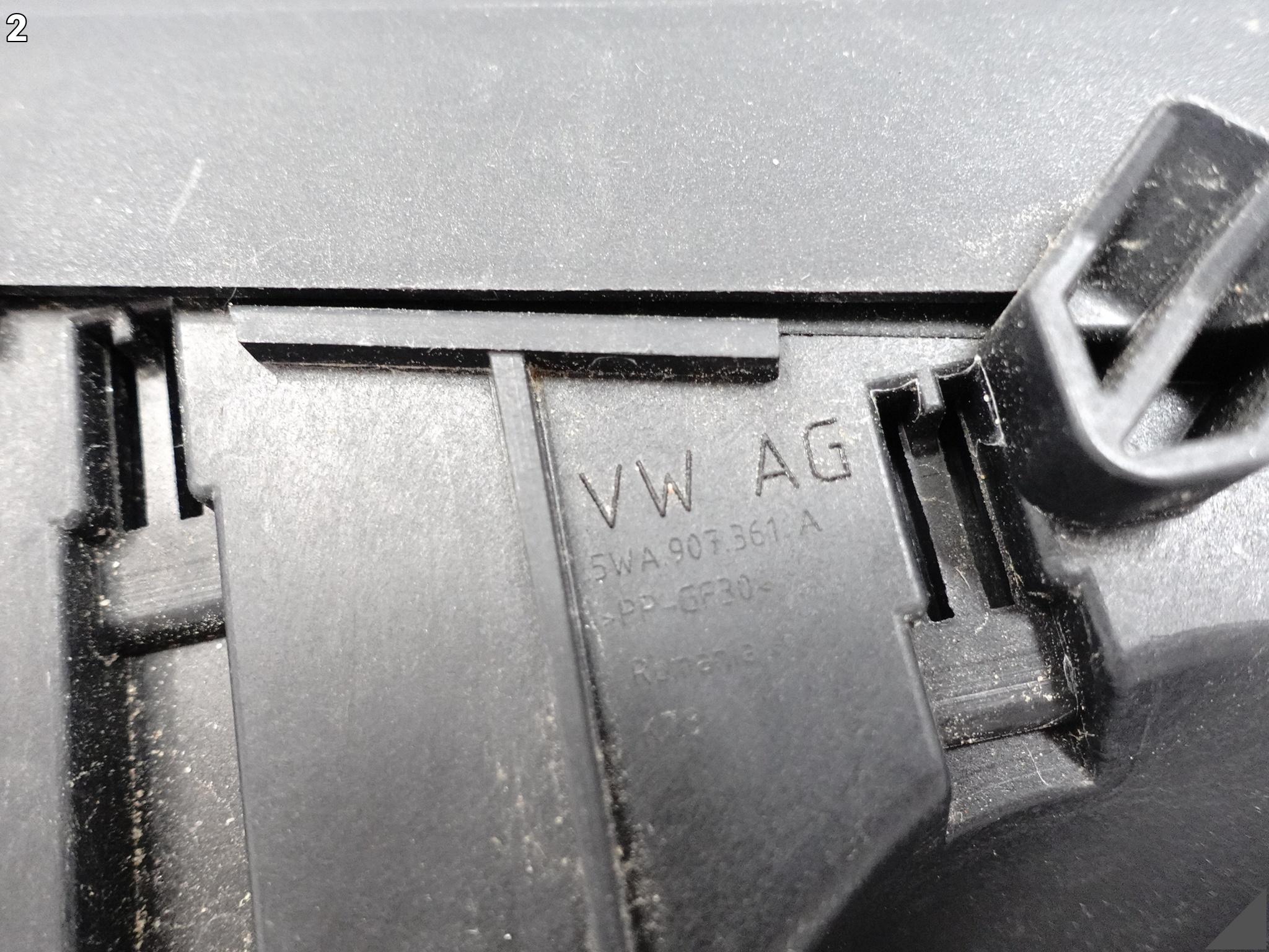 VW AUDI SKODA SEAT CUPRA 19- OSŁONA POKRYWA OBUDOWA SKRZYNKA BEZPIECZNIKÓW VW AUDI SKODA SEAT CUPRA 19- OSŁONA POKRYWA OBUDOWA SKRZYNKA BEZPIECZNIKÓW - obrazek 3