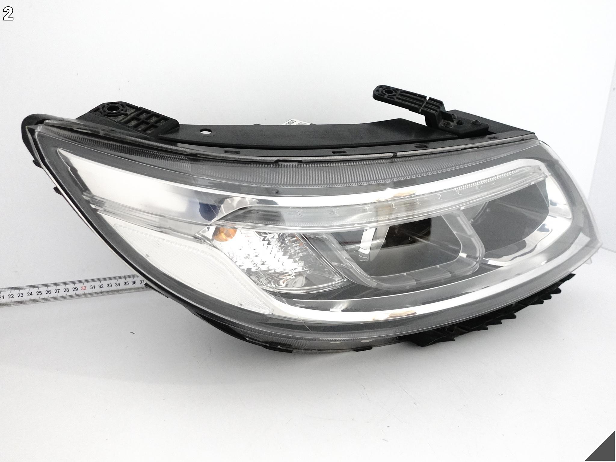 KIA SORENTO II (2 GENERACJA) XM LIFT 12-14 LAMPA XENON + LED PRAWA PRZÓD EU KIA SORENTO II (2 GENERACJA) XM LIFT 12-14 LAMPA XENON + LED PRAWA PRZÓD EU - obrazek 3
