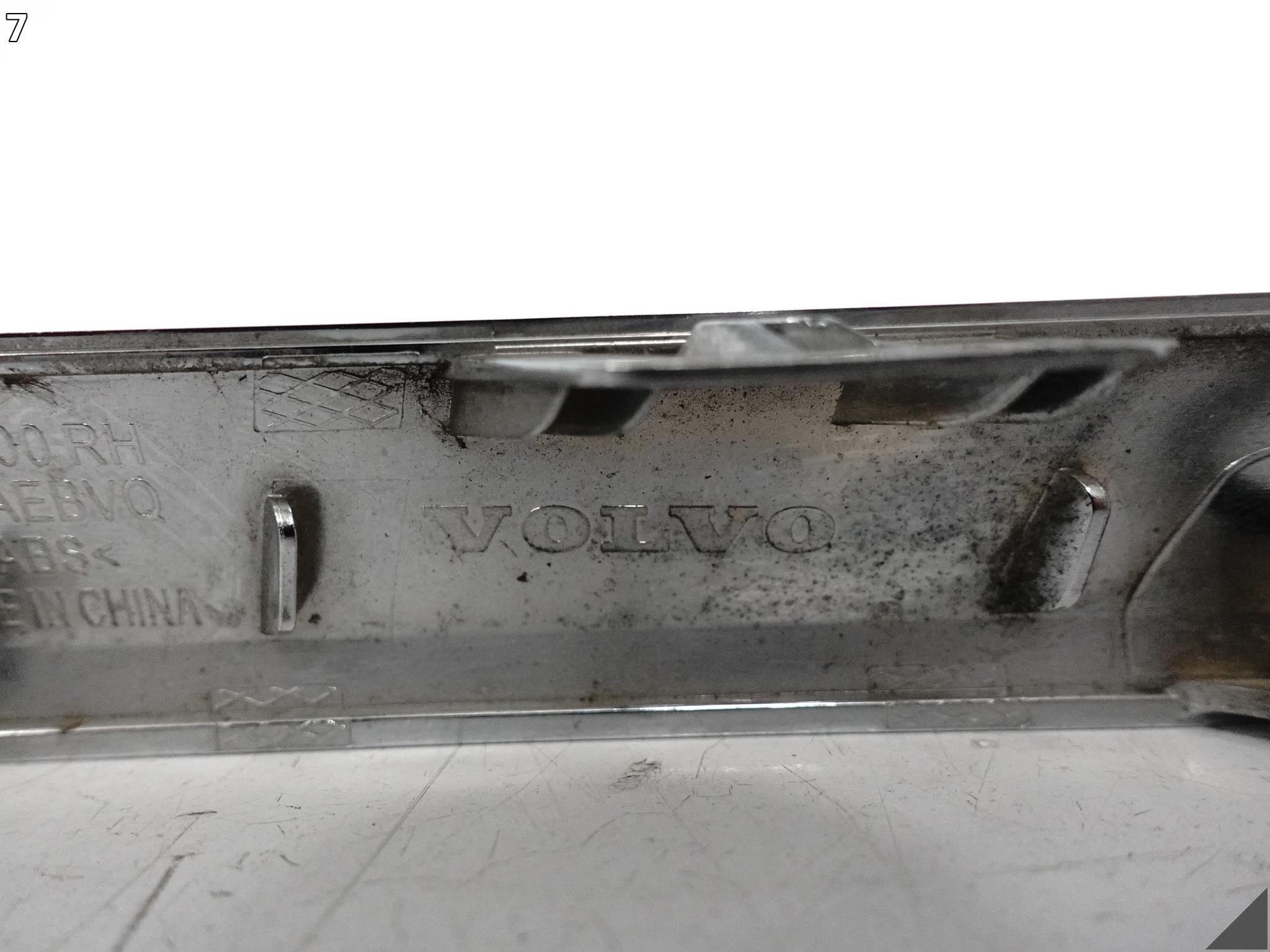 VOLVO S90 V90 LIFT 20- LISTWA NAKŁADKA OZDOBNA W ZDERZAK CHROM PRAWA PRZÓD VOLVO S90 V90 LIFT 20- LISTWA NAKŁADKA OZDOBNA W ZDERZAK CHROM PRAWA PRZÓD - obrazek 8