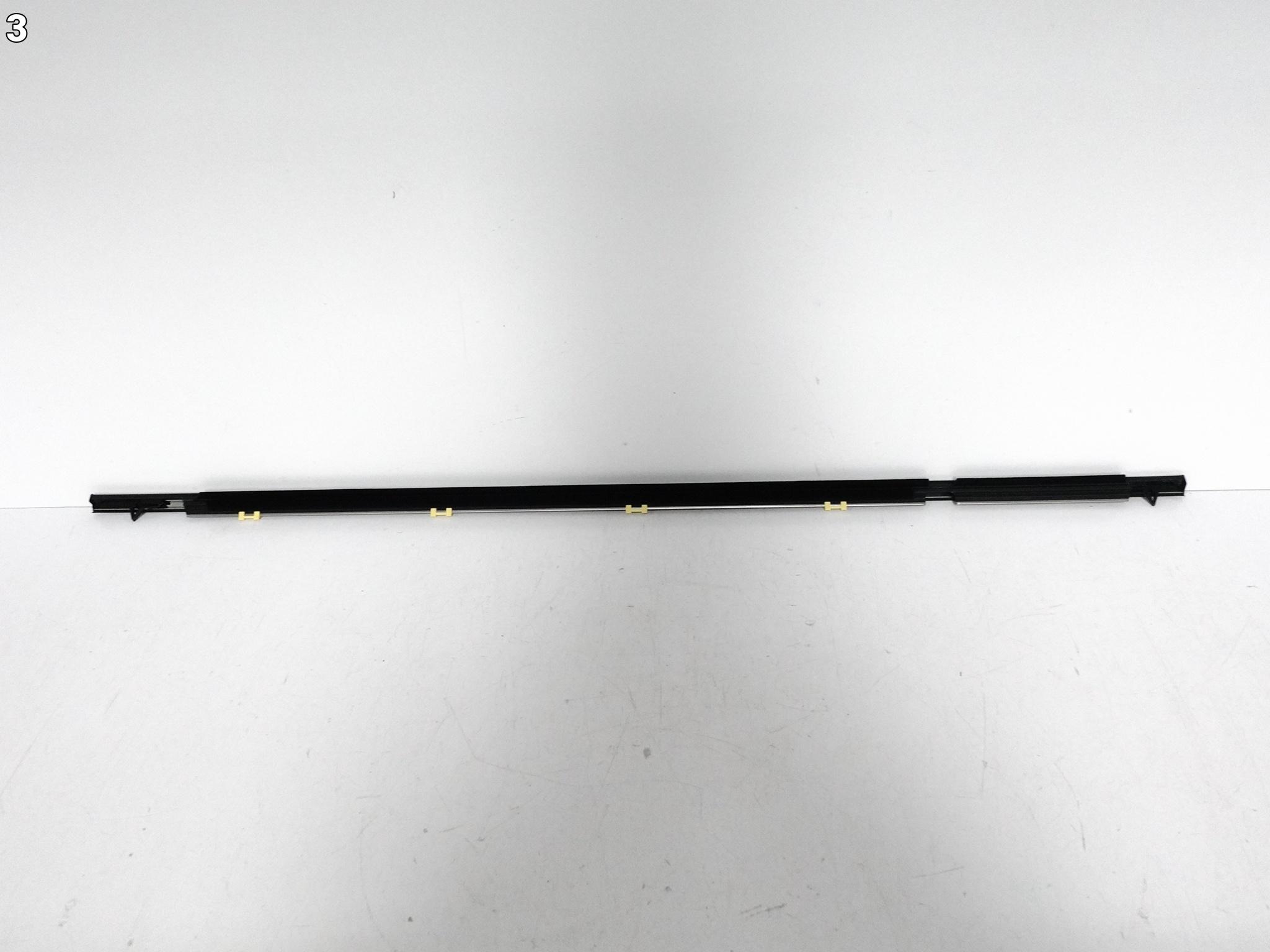 TOYOTA HIGHLANDER IV 4 19- LISTWA ZGARNIAJĄCA SZYBY DRZWI PRAWA TYŁ CHROM TOYOTA HIGHLANDER IV 4 19- LISTWA ZGARNIAJĄCA SZYBY DRZWI PRAWA TYŁ CHROM - obrazek 4
