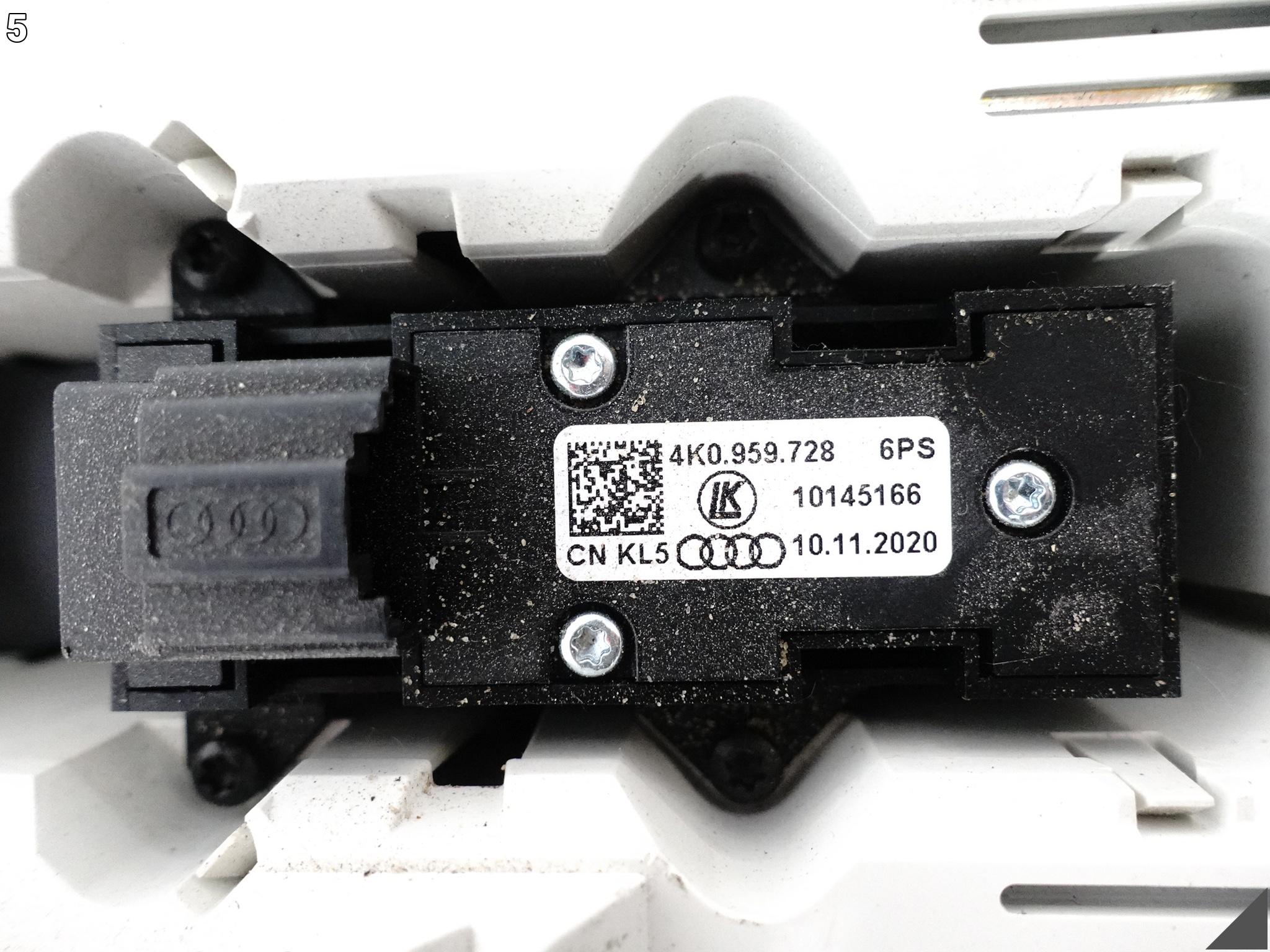 AUDI A3 S3 RS3 8Y0 20- PANEL STEROWANIA LAMPKA PODSUFITKI PRZYCISKI PRZÓD AUDI A3 S3 RS3 8Y0 20- PANEL STEROWANIA LAMPKA PODSUFITKI PRZYCISKI PRZÓD - obrazek 6