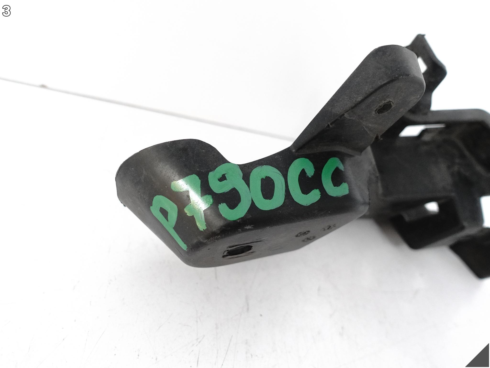 MERCEDES C-KLASA W205 S205 15-21 ŚLIZG MOCOWANIE SPOILER ZDERZAK LEWY TYŁ MERCEDES C-KLASA W205 S205 15-21 ŚLIZG MOCOWANIE SPOILER ZDERZAK LEWY TYŁ - obrazek 4