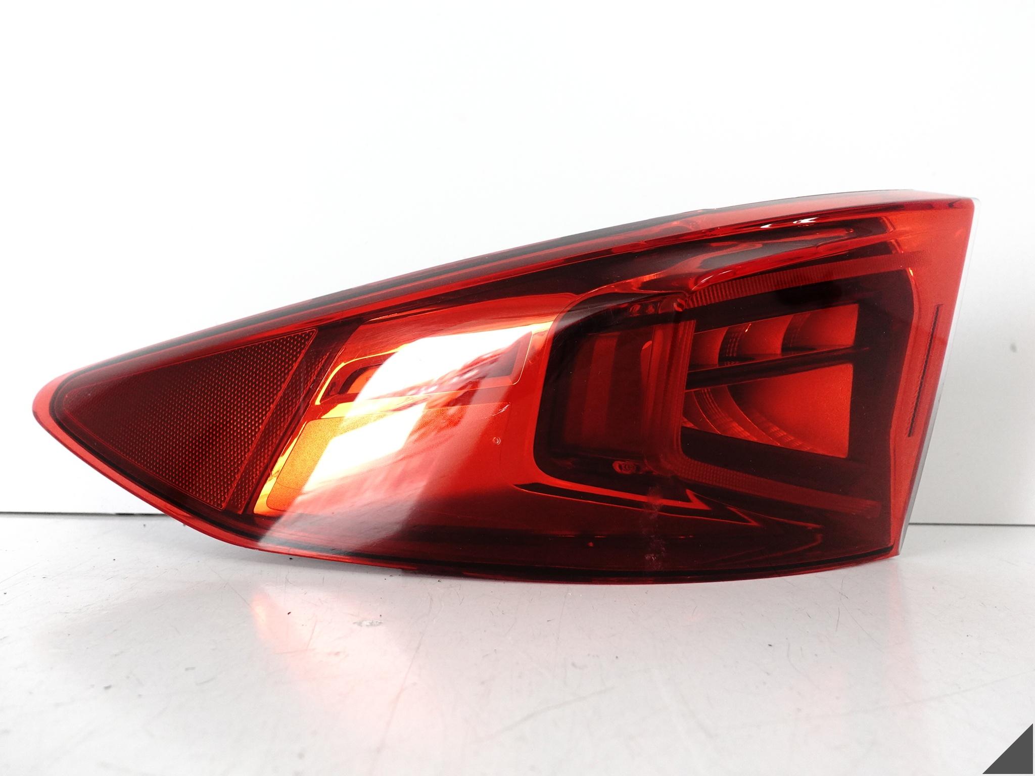 CUPRA FORMENTOR 5FF 20- LAMPA LED LEWA W BŁOTNIK TYŁ EUROPA 5FF945207C CUPRA FORMENTOR 5FF 20- LAMPA LED LEWA W BŁOTNIK TYŁ EUROPA 5FF945207C