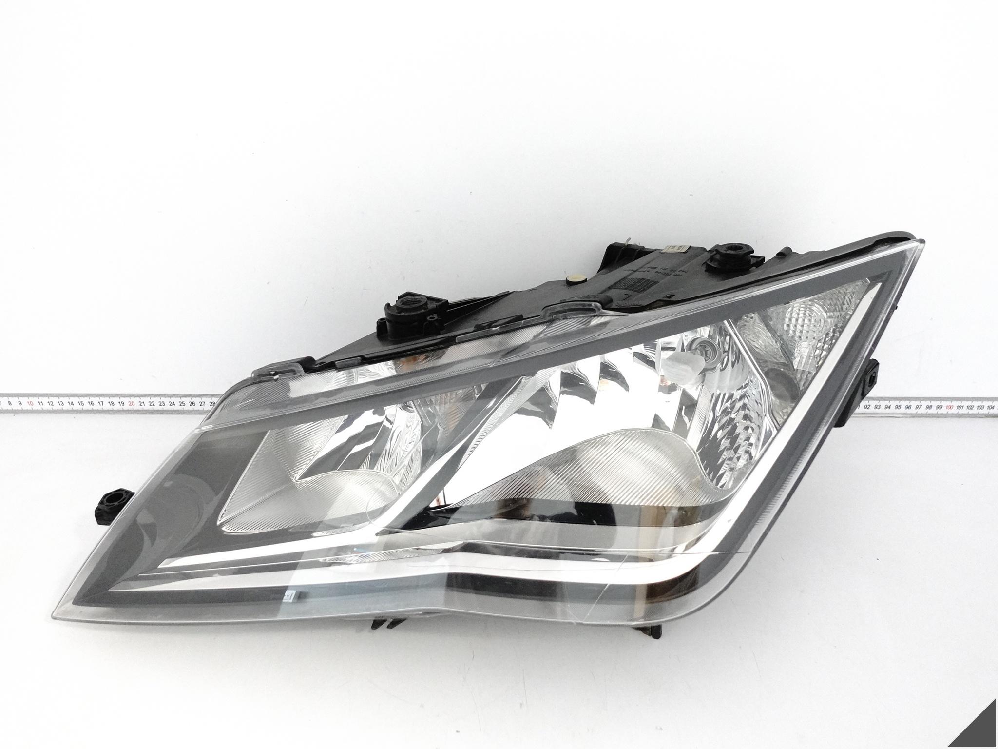 SEAT LEON 3 III 5F1 5F0 13-20 LAMPA ZWYKŁA HALOGEN H7 LEWA PRZÓD EU ŁADNA SEAT LEON 3 III 5F1 5F0 13-20 LAMPA ZWYKŁA HALOGEN H7 LEWA PRZÓD EU ŁADNA