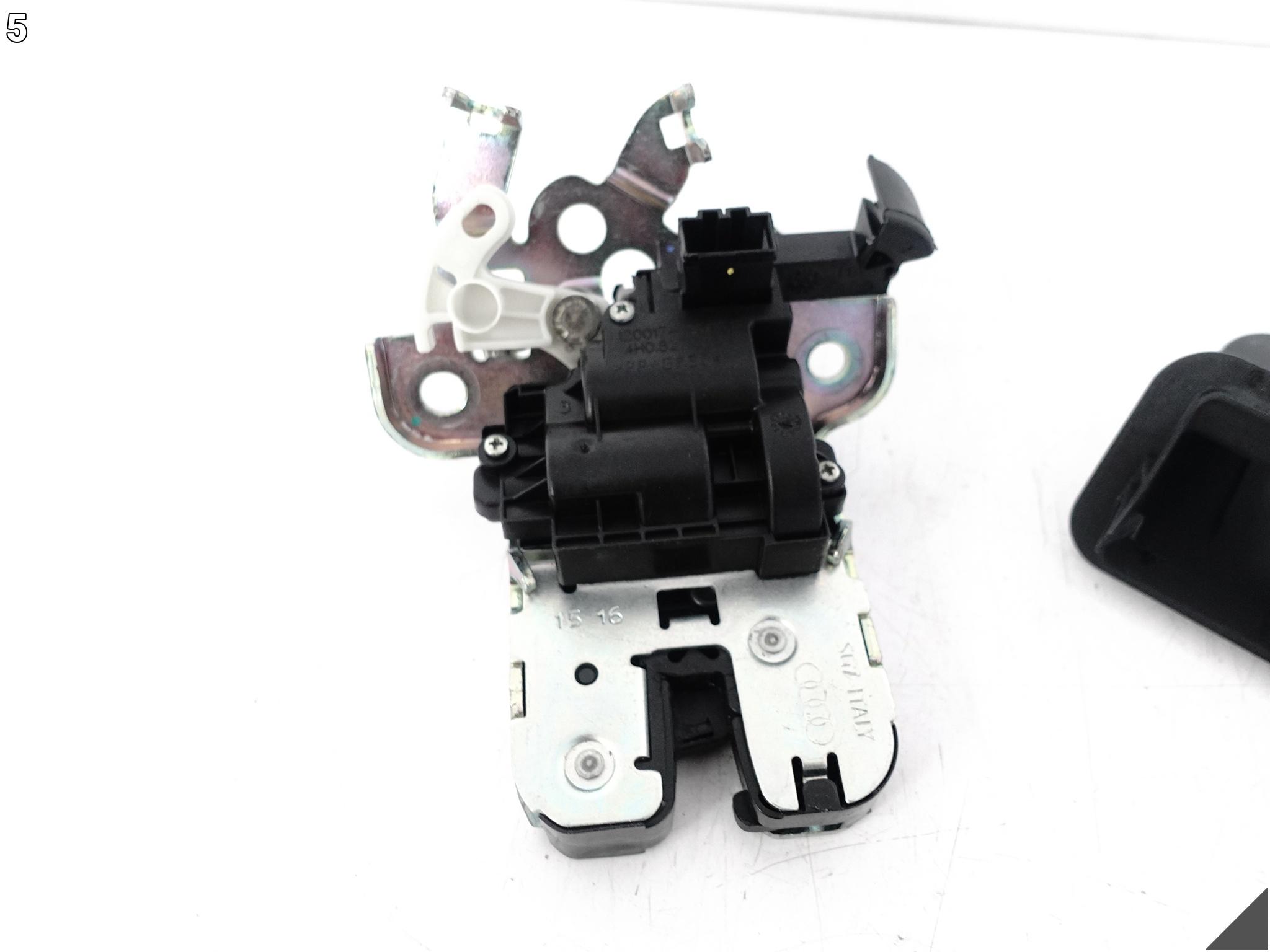 AUDI A8 S8 4H0 D4 A6 S6 4G0 A3 8V0 ZAMEK KLAPY BAGAŻNIKA OSŁONA 4H0827505A AUDI A8 S8 4H0 D4 A6 S6 4G0 A3 8V0 ZAMEK KLAPY BAGAŻNIKA OSŁONA 4H0827505A - obrazek 6
