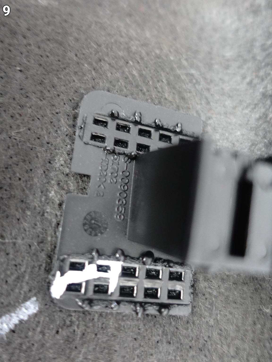 AUDI S8 A8 4H0 D4 LIFT 13-17 TAPICERKA POSZYCIE KLAPY BAGAŻNIKA TYŁ 9X7 AUDI S8 A8 4H0 D4 LIFT 13-17 TAPICERKA POSZYCIE KLAPY BAGAŻNIKA TYŁ 9X7 - obrazek 10