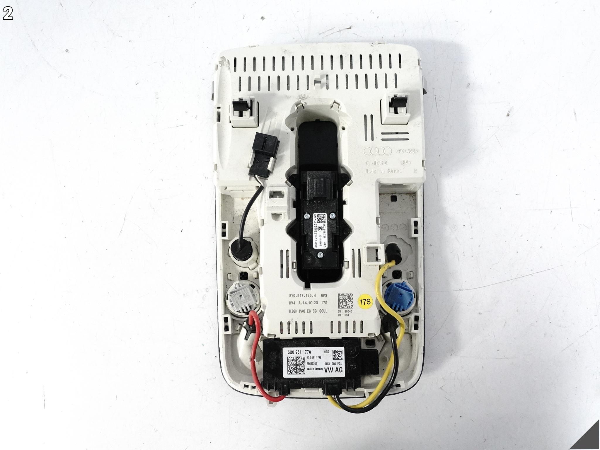 AUDI A3 S3 RS3 8Y0 20- PANEL STEROWANIA LAMPKA PODSUFITKI PRZYCISKI PRZÓD AUDI A3 S3 RS3 8Y0 20- PANEL STEROWANIA LAMPKA PODSUFITKI PRZYCISKI PRZÓD - obrazek 3