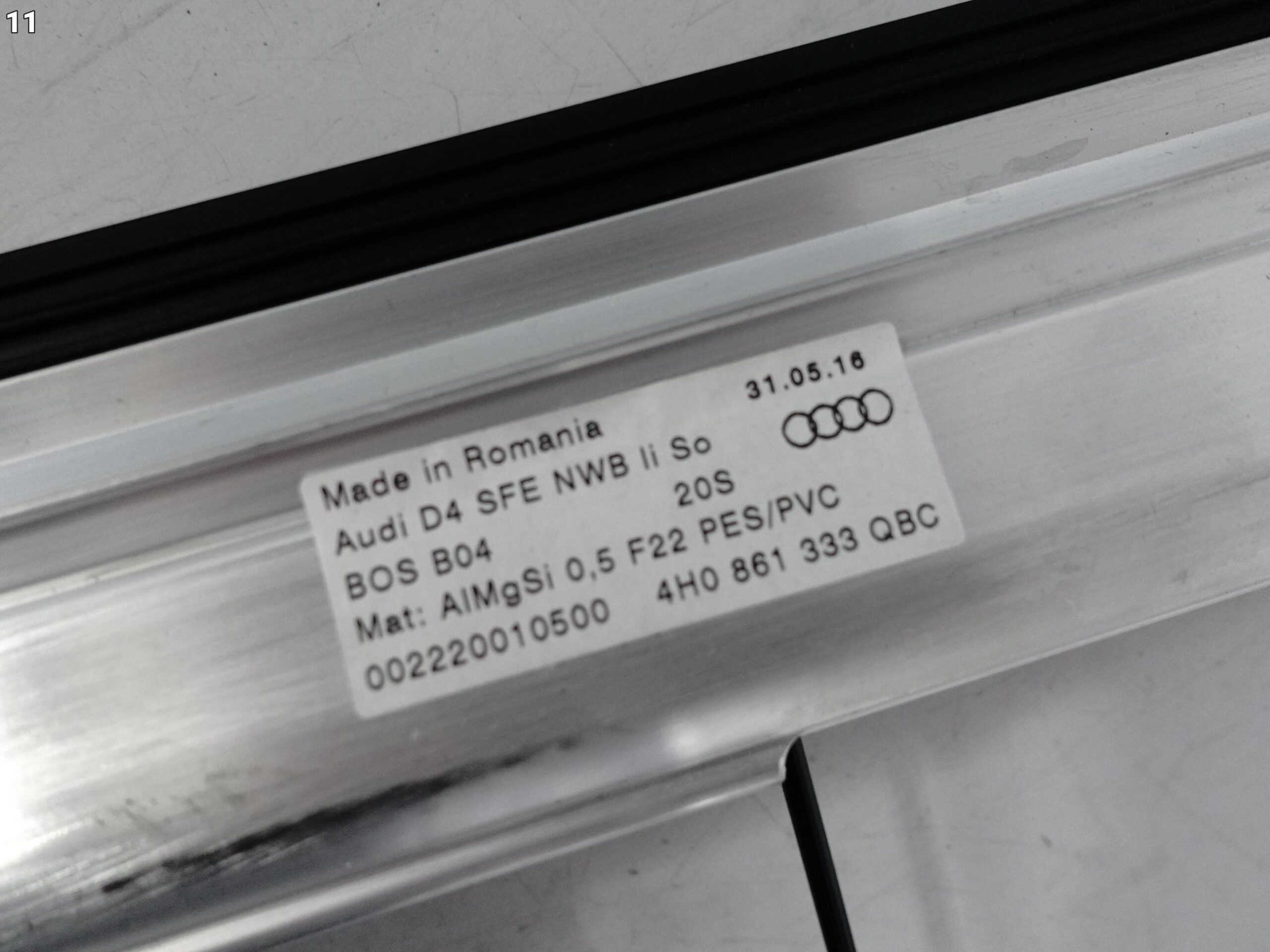 AUDI S8 A8 4H0 D4 09-17 RAMKA LISTWA ROLETA PRZECIWSŁONECZNA DRZWI TYŁ QBC AUDI S8 A8 4H0 D4 09-17 RAMKA LISTWA ROLETA PRZECIWSŁONECZNA DRZWI TYŁ QBC - obrazek 12