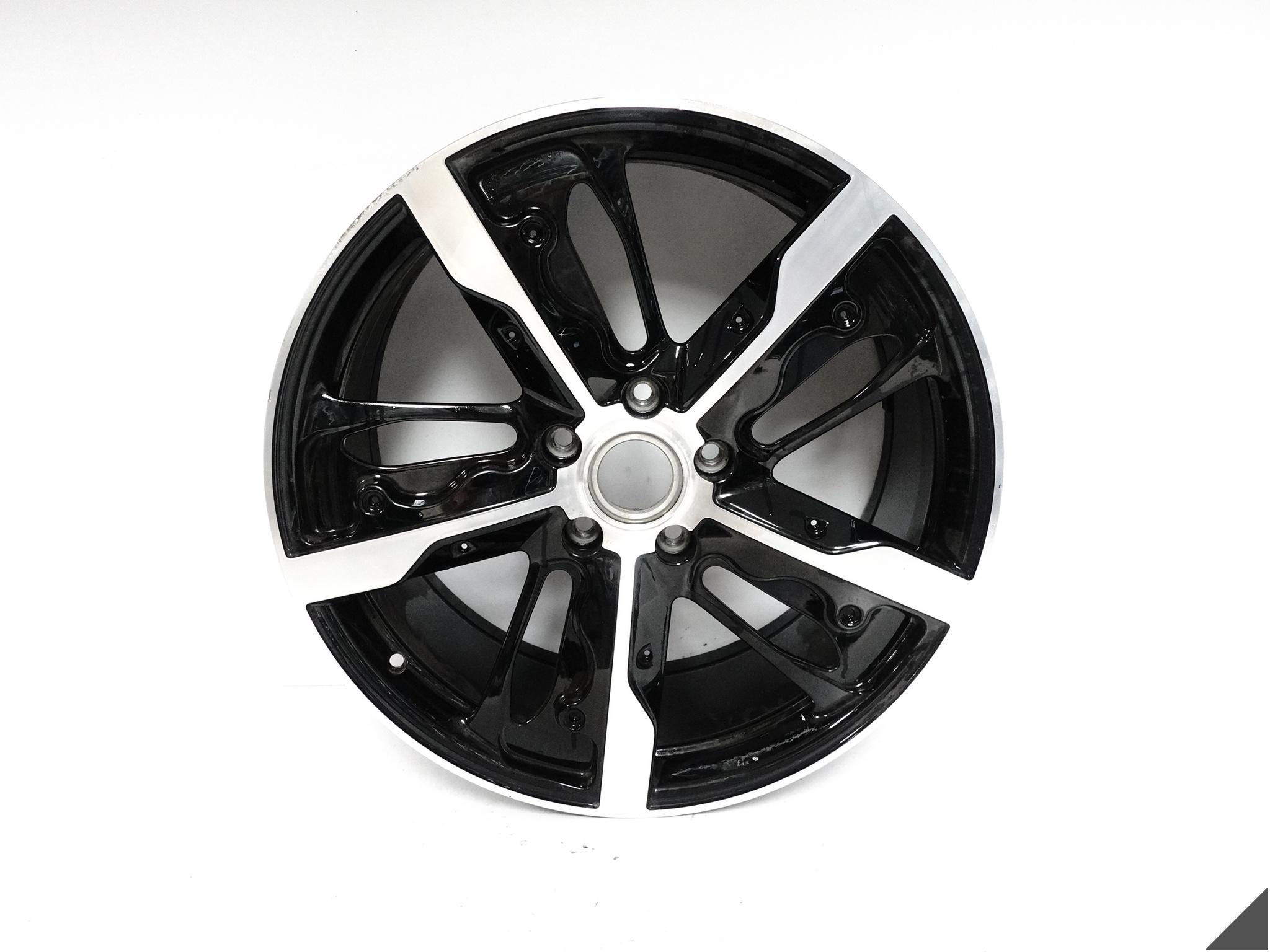 PORSCHE TAYCAN 9J1 EXCLUSIVE DESIGN FELGA PRAWA PRZÓD 9,5Jx21 ET60 041 PORSCHE TAYCAN 9J1 EXCLUSIVE DESIGN FELGA PRAWA PRZÓD 9,5Jx21 ET60 041