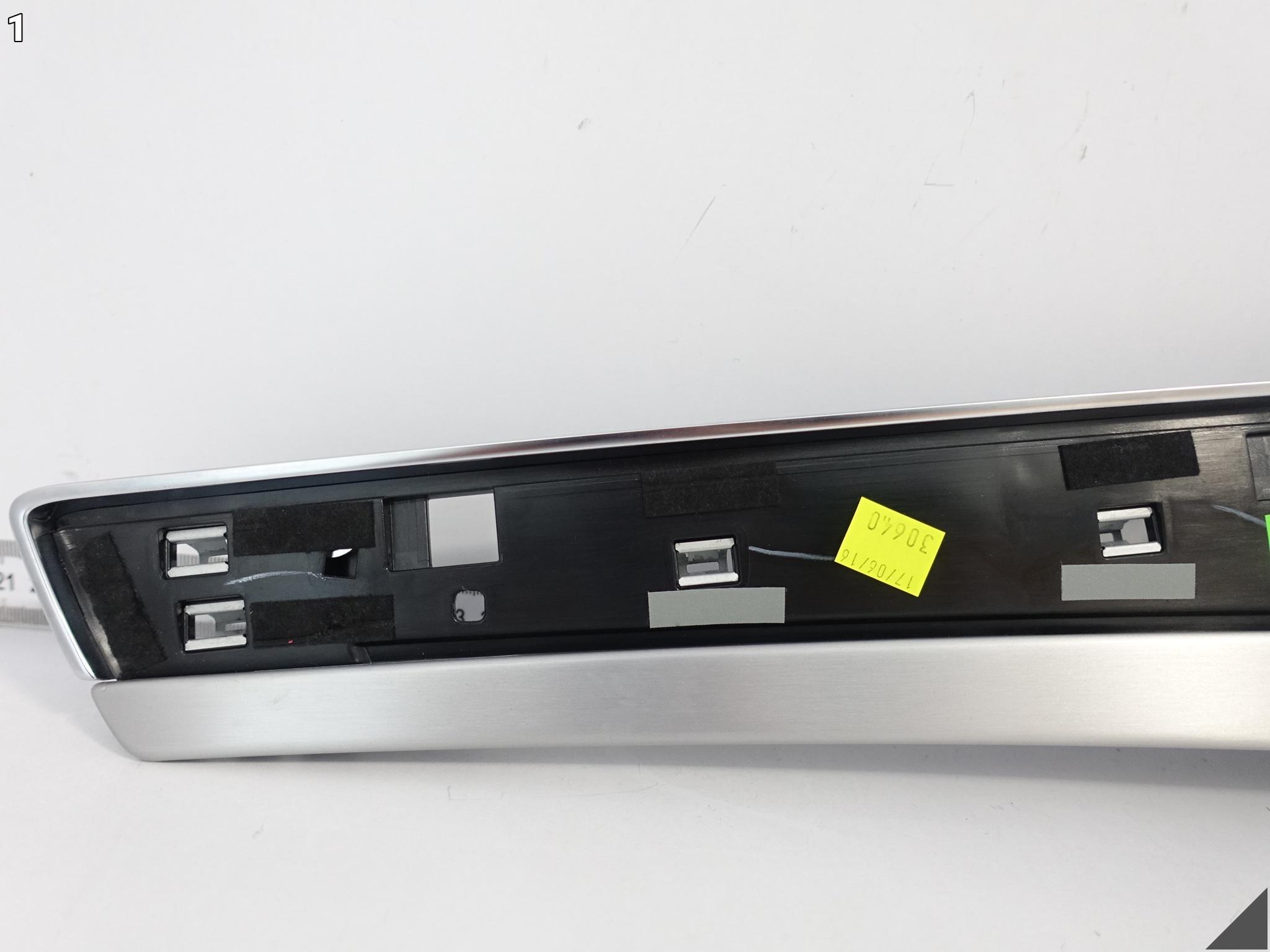 AUDI S8 A8 4H0 D4 13-17 LIFT LISTWA DEKOR DRZWI LEWA TYŁ KLAMKA GN6 AUDI S8 A8 4H0 D4 13-17 LIFT LISTWA DEKOR DRZWI LEWA TYŁ KLAMKA GN6 - obrazek 2