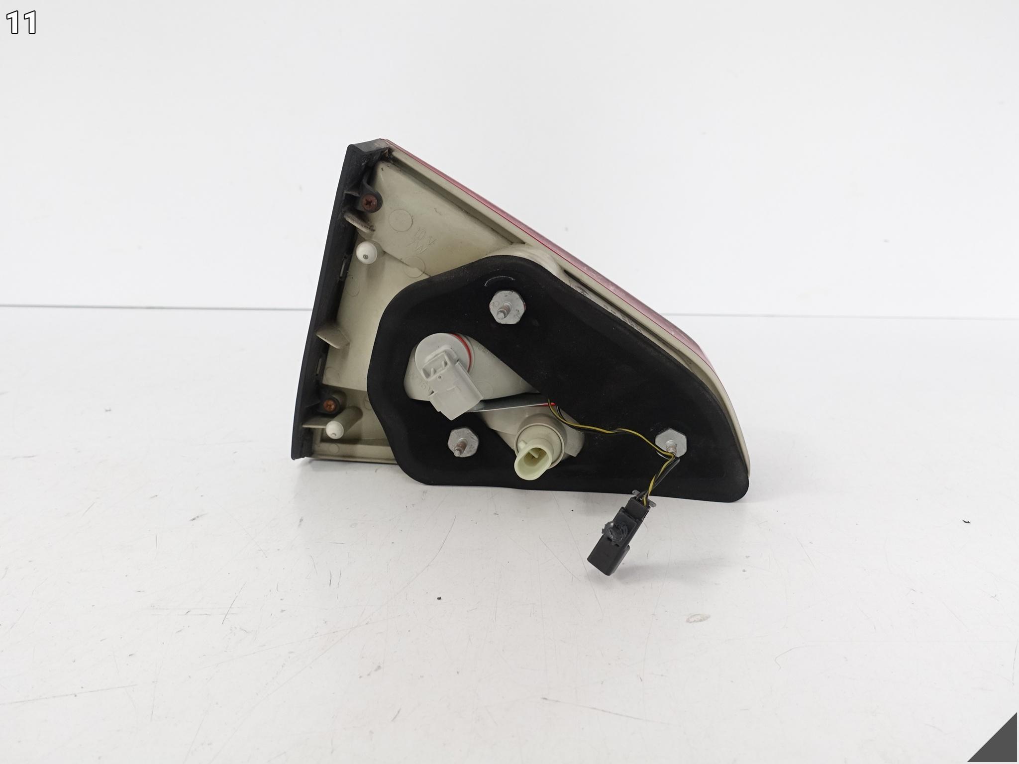 MASERATI GRANTURISMO M145 07-19 LAMPA W KLAPĘ BAGAŻNIKA PRAWA TYŁ 231568 MASERATI GRANTURISMO M145 07-19 LAMPA W KLAPĘ BAGAŻNIKA PRAWA TYŁ 231568 - obrazek 12