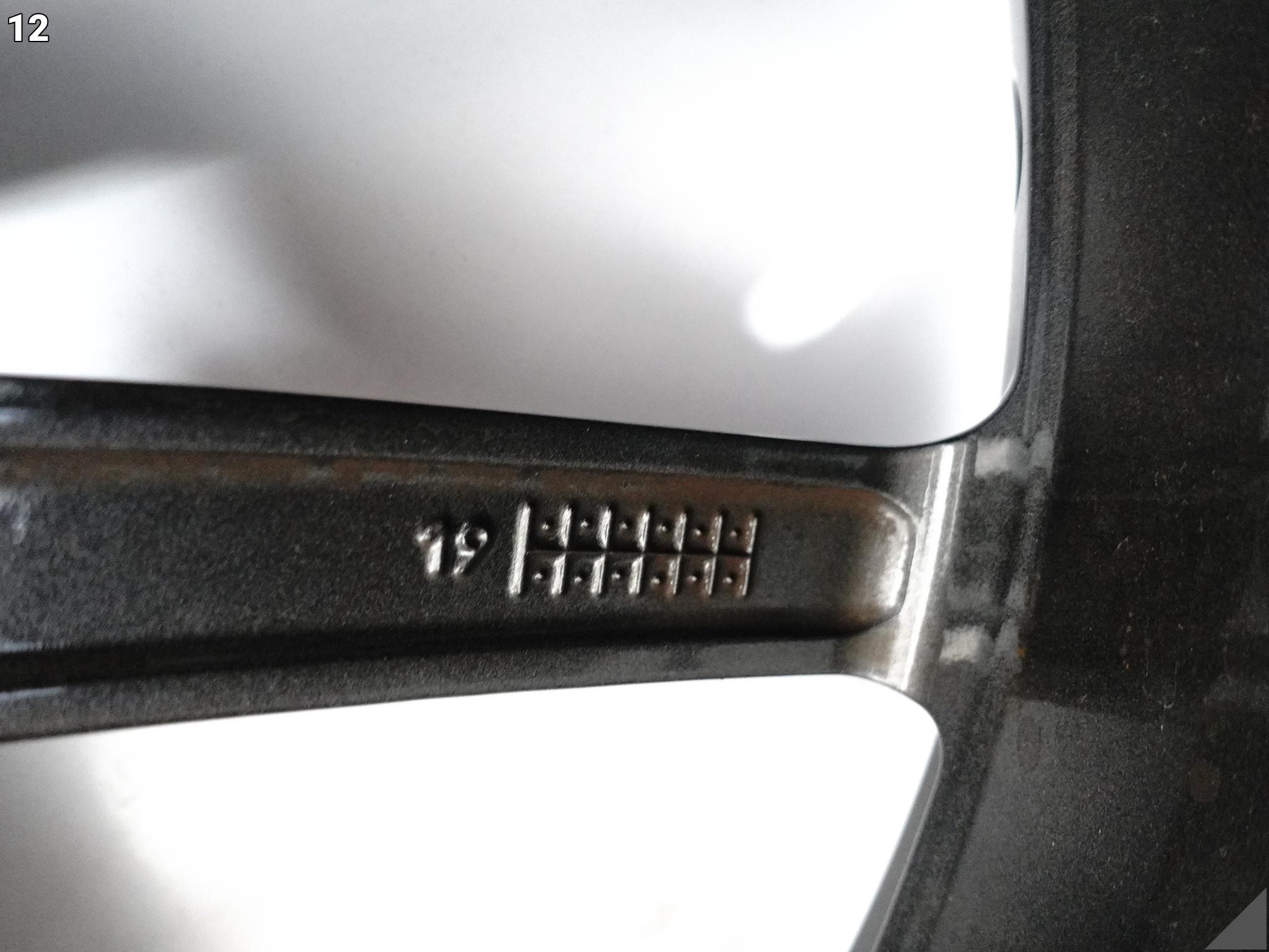 PORSCHE 911 992 CARRERA CLASSIC 3 FELGA ALUFELGA 11,5Jx21H2 ET67 5×130 OC6 PORSCHE 911 992 CARRERA CLASSIC 3 FELGA ALUFELGA 11,5Jx21H2 ET67 5x130 OC6 - obrazek 13