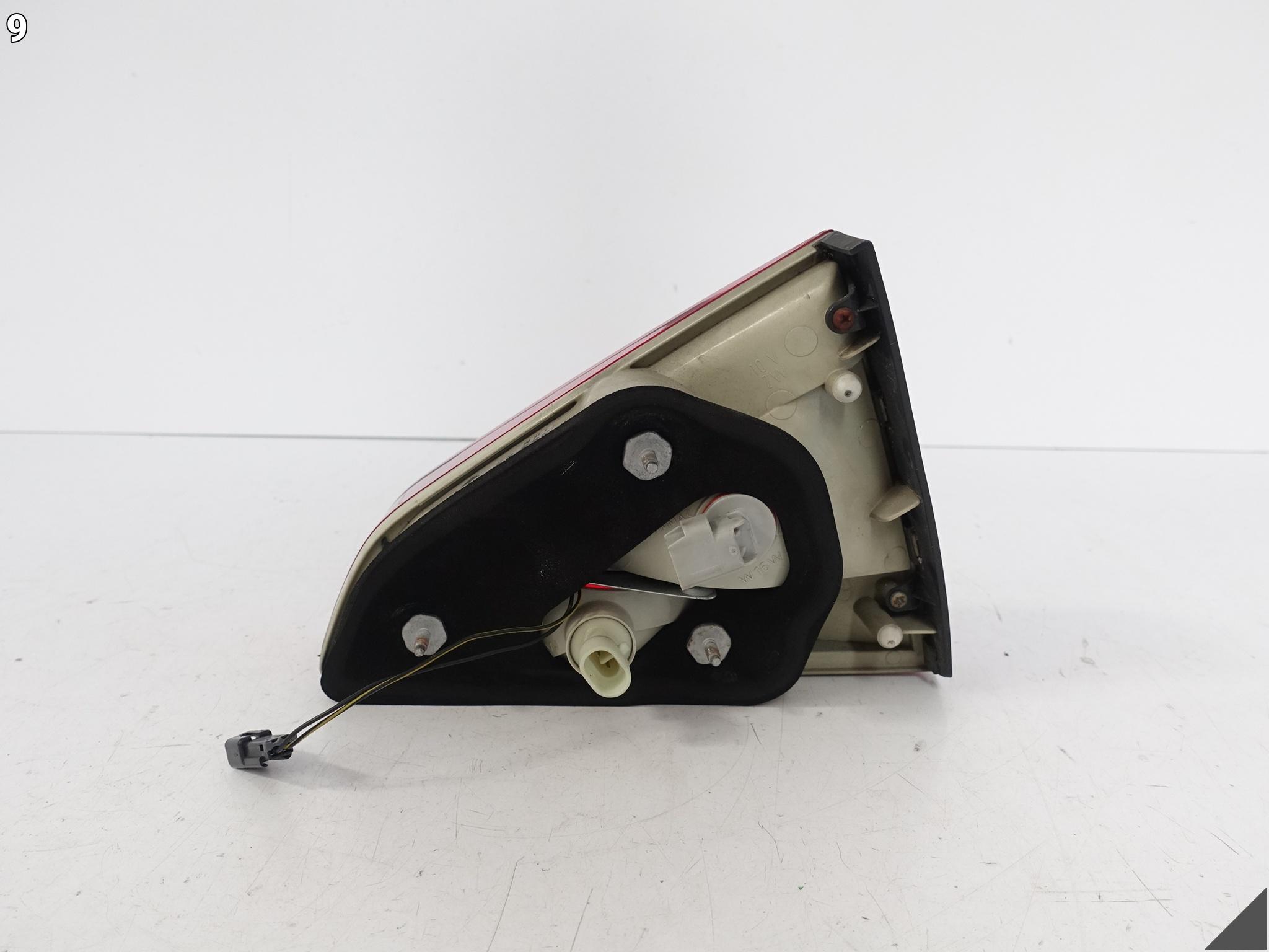 MASERATI GRANTURISMO M145 07-19 LAMPA W KLAPĘ BAGAŻNIKA LEWA TYŁ 231567 MASERATI GRANTURISMO M145 07-19 LAMPA W KLAPĘ BAGAŻNIKA LEWA TYŁ 231567 - obrazek 10