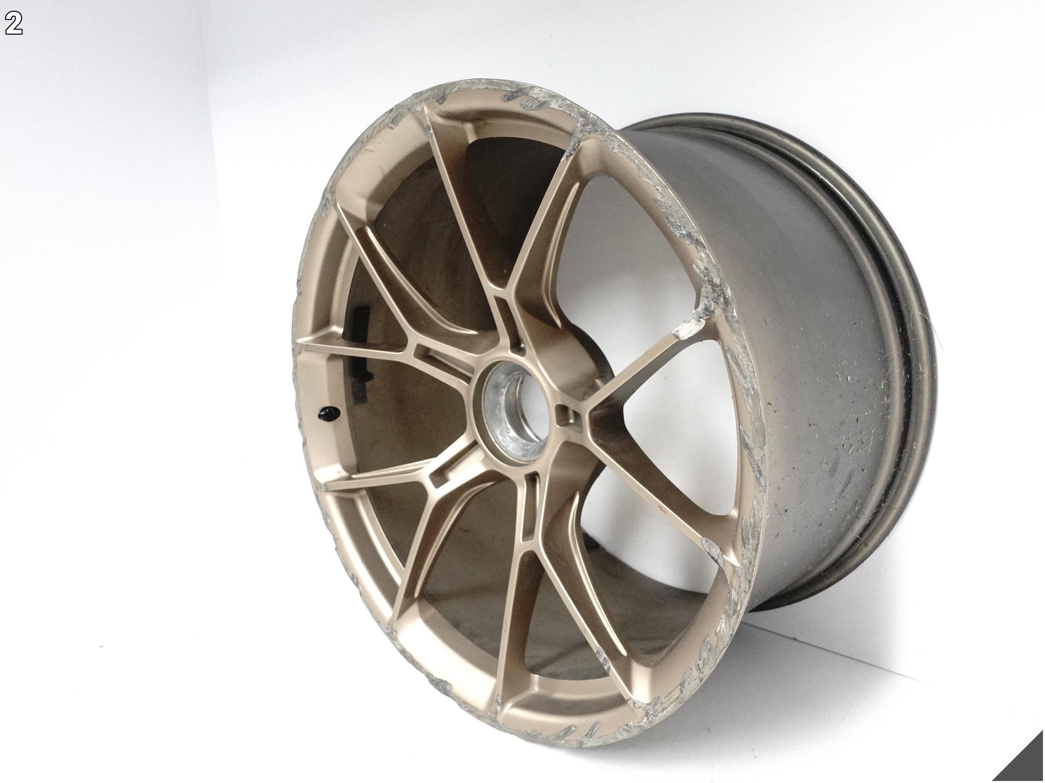 PORSCHE 911 992 GT3 21- BASIS FELGA ALUFELGA 12Jx21 ET45 9GT601025R OZ1 PORSCHE 911 992 GT3 21- BASIS FELGA ALUFELGA 12Jx21 ET45 9GT601025R OZ1 - obrazek 3