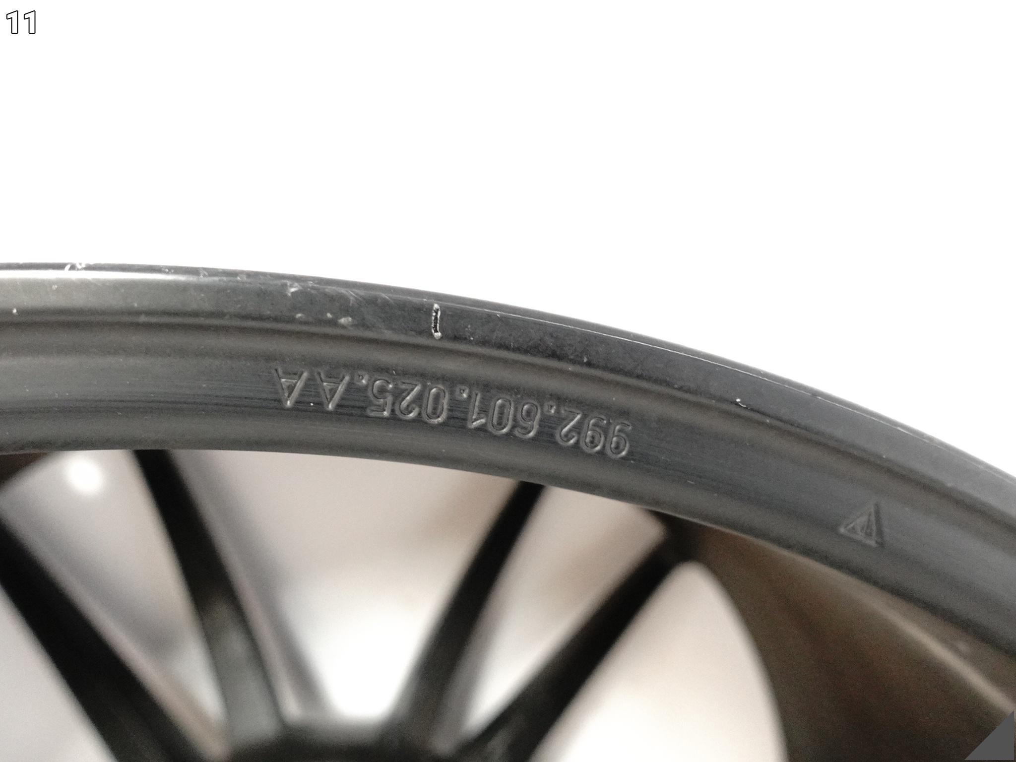 PORSCHE 911 992 TURBO SPORT IV 4 FELGA ALUFELGA 11,5Jx21H2-N ET67 JE1 PORSCHE 911 992 TURBO SPORT IV 4 FELGA ALUFELGA 11,5Jx21H2-N ET67 JE1 - obrazek 12