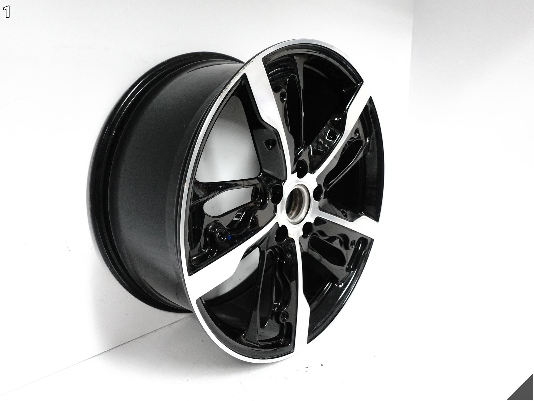 PORSCHE TAYCAN 9J1 EXCLUSIVE DESIGN FELGA PRAWA PRZÓD 9,5Jx21 ET60 041 PORSCHE TAYCAN 9J1 EXCLUSIVE DESIGN FELGA PRAWA PRZÓD 9,5Jx21 ET60 041 - obrazek 2