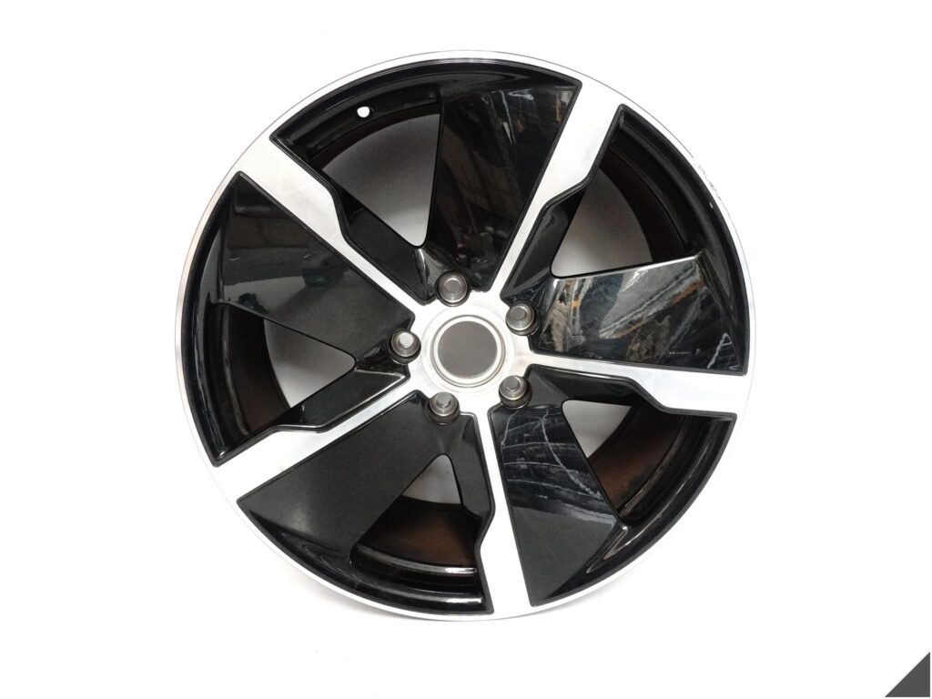 PORSCHE TAYCAN 9J1 EXCLUSIVE DESIGN FELGA LEWA PRZÓD 9,5Jx21 ET60 5x130 041
