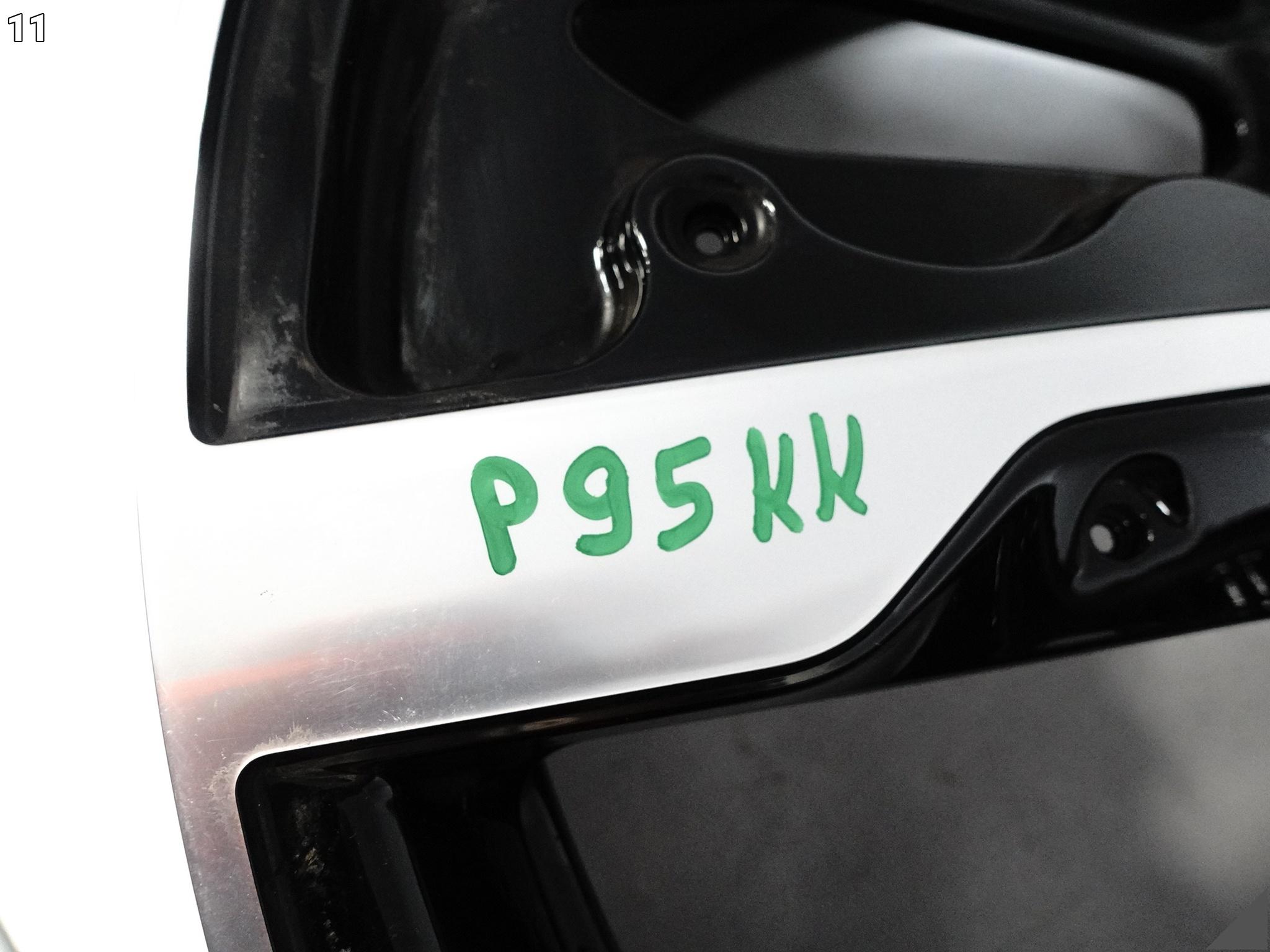 PORSCHE TAYCAN 9J1 EXCLUSIVE DESIGN FELGA PRAWA PRZÓD 9,5Jx21 ET60 041 PORSCHE TAYCAN 9J1 EXCLUSIVE DESIGN FELGA PRAWA PRZÓD 9,5Jx21 ET60 041 - obrazek 12