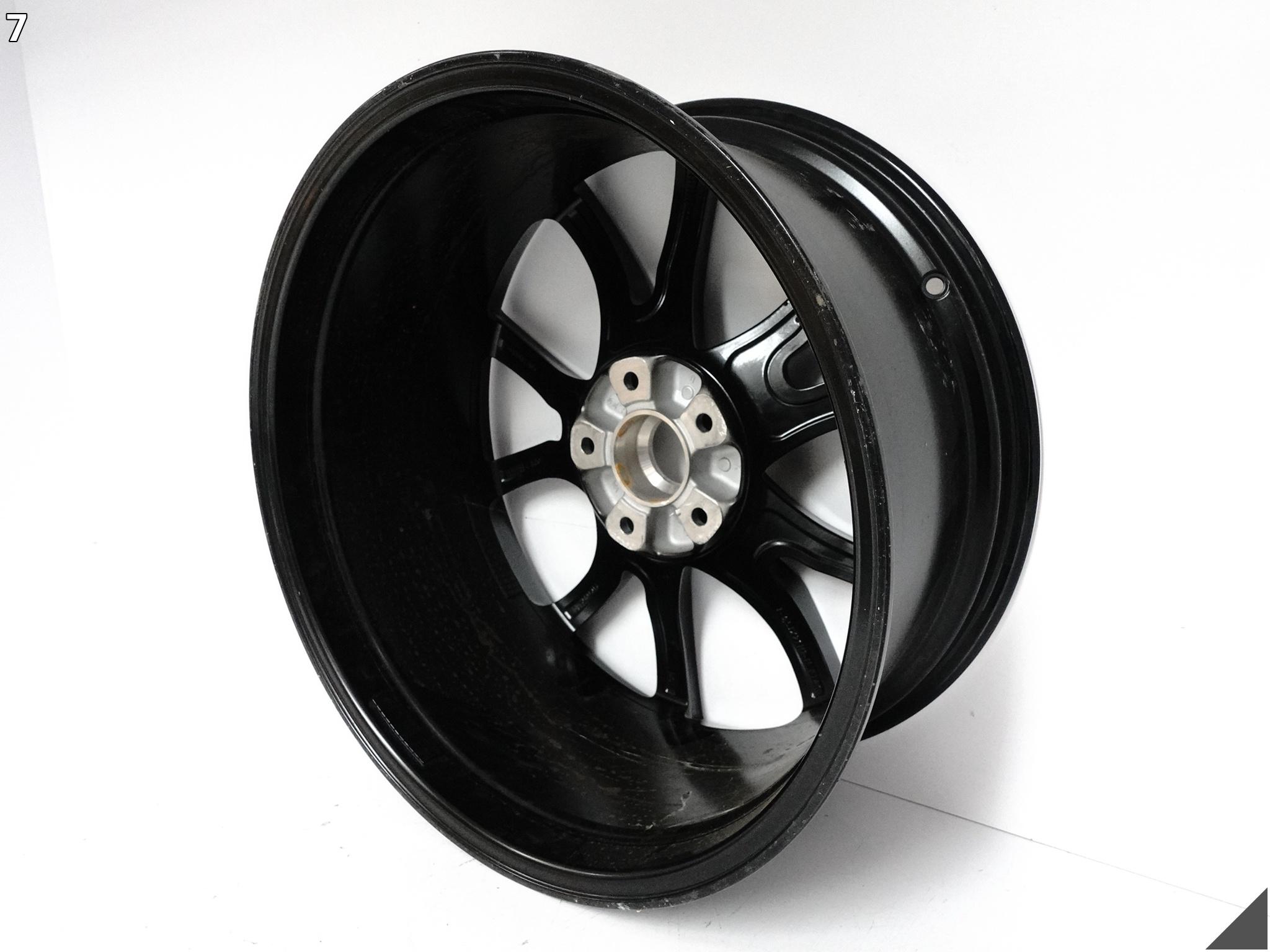 PORSCHE CAYENNE 9Y0 EXCLUSIVE DESIGN FELGA ALUFELGA 9,5Jx21 ET46 5×130 Y9T PORSCHE CAYENNE 9Y0 EXCLUSIVE DESIGN FELGA ALUFELGA 9,5Jx21 ET46 5x130 Y9T - obrazek 8