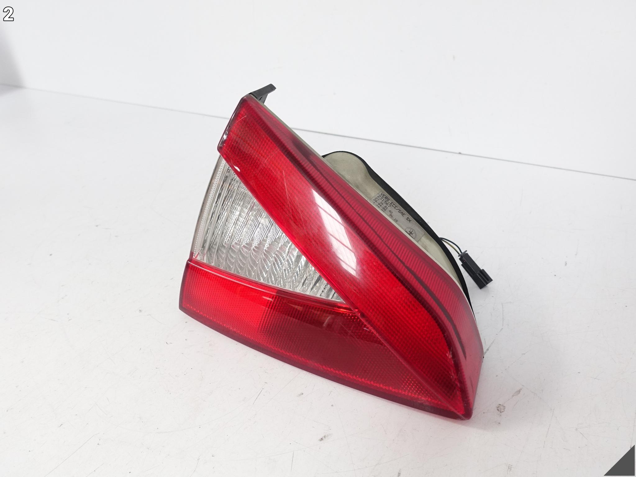 MASERATI GRANTURISMO M145 07-19 LAMPA W KLAPĘ BAGAŻNIKA LEWA TYŁ 231567 MASERATI GRANTURISMO M145 07-19 LAMPA W KLAPĘ BAGAŻNIKA LEWA TYŁ 231567 - obrazek 3