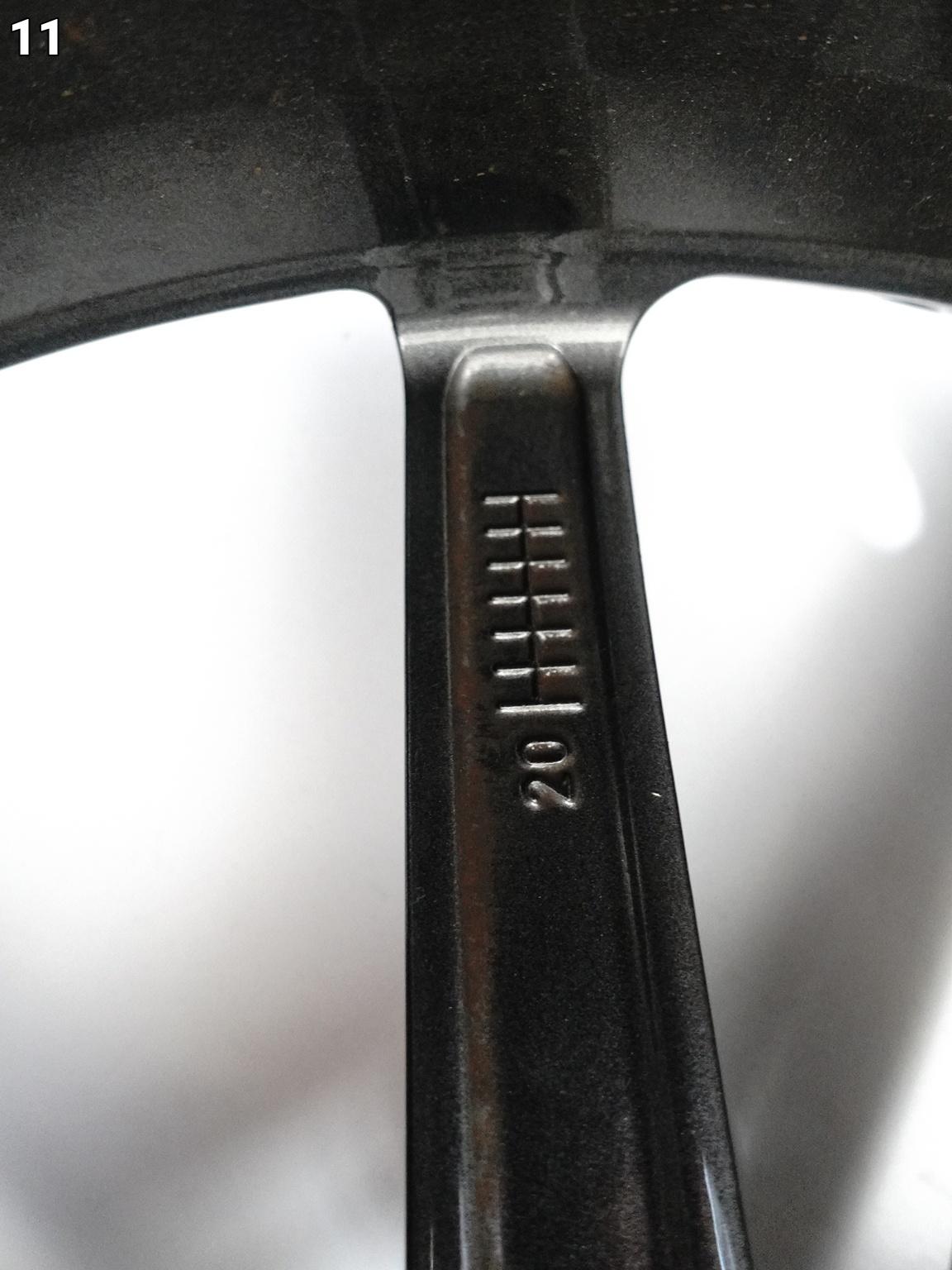 PORSCHE 911 992 CARRERA CLASSIC 3 FELGA ALUFELGA 11,5Jx21H2 ET67 5×130 OC6 PORSCHE 911 992 CARRERA CLASSIC 3 FELGA ALUFELGA 11,5Jx21H2 ET67 5x130 OC6 - obrazek 12