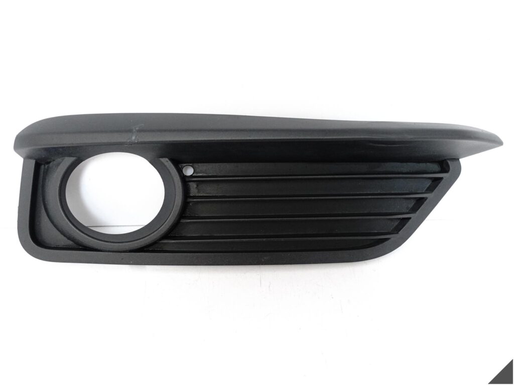 BMW 1 F20 F21 ZWYKŁY LCI LIFT 15-19 ZDERZAK KRATKA ZAŚLEPKA PRAWA PRZÓD BMW 1 F20 F21 ZWYKŁY LCI LIFT 15-19 ZDERZAK KRATKA ZAŚLEPKA PRAWA PRZÓD