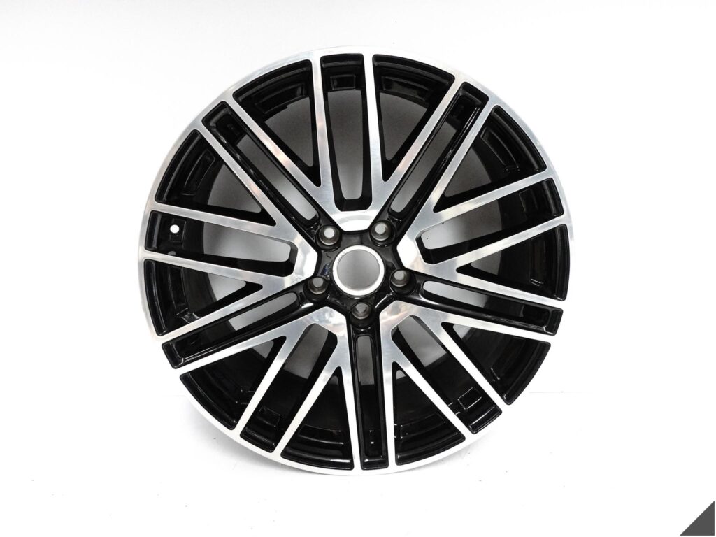 PORSCHE CAYENNE 9Y0 E3 TURBO DESIGN FELGA ALUFELGA 10Jx22 ET48 5×130 QO1 PORSCHE CAYENNE 9Y0 E3 TURBO DESIGN FELGA ALUFELGA 10Jx22 ET48 5x130 QO1