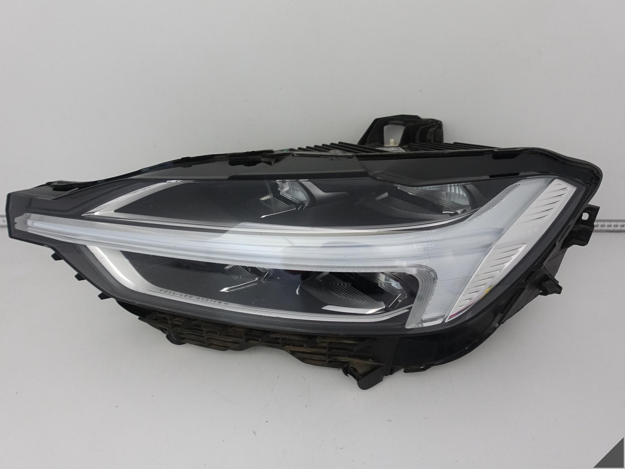 VOLVO XC60 II (2 GENERACJA) 17- LAMPA FULL LED SYSTEM LEWA PRZÓD EUROPA VOLVO XC60 II (2 GENERACJA) 17- LAMPA FULL LED SYSTEM LEWA PRZÓD EUROPA