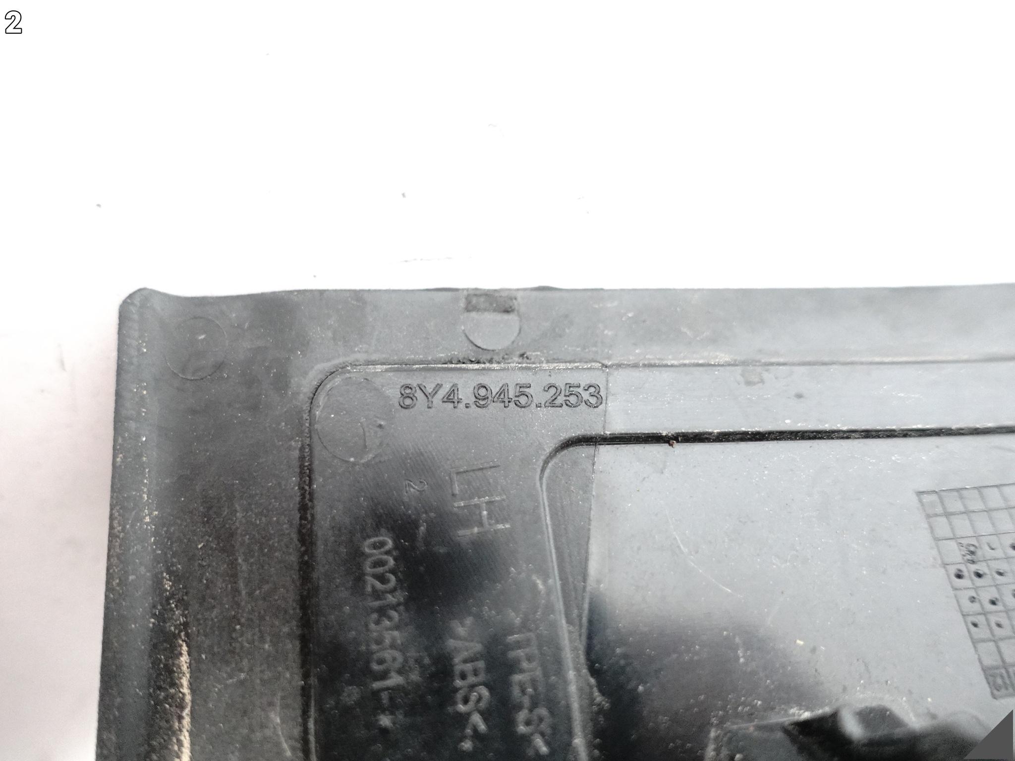 AUDI A3 8Y0 20- OSŁONA LISTWA ZAŚLEPKA LAMPY LEWEJ TYŁ 8Y4945253 AUDI A3 8Y0 20- OSŁONA LISTWA ZAŚLEPKA LAMPY LEWEJ TYŁ 8Y4945253 - obrazek 3
