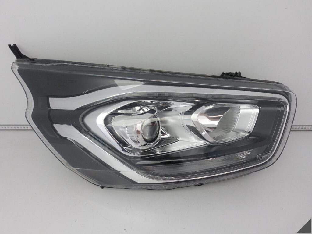 FORD TRANSIT TOURNEO CUSTOM LIFT 18-23 LAMPA ZWYKŁA HALOGEN + LED PRAWA EU FORD TRANSIT TOURNEO CUSTOM LIFT 18-23 LAMPA ZWYKŁA HALOGEN + LED PRAWA EU