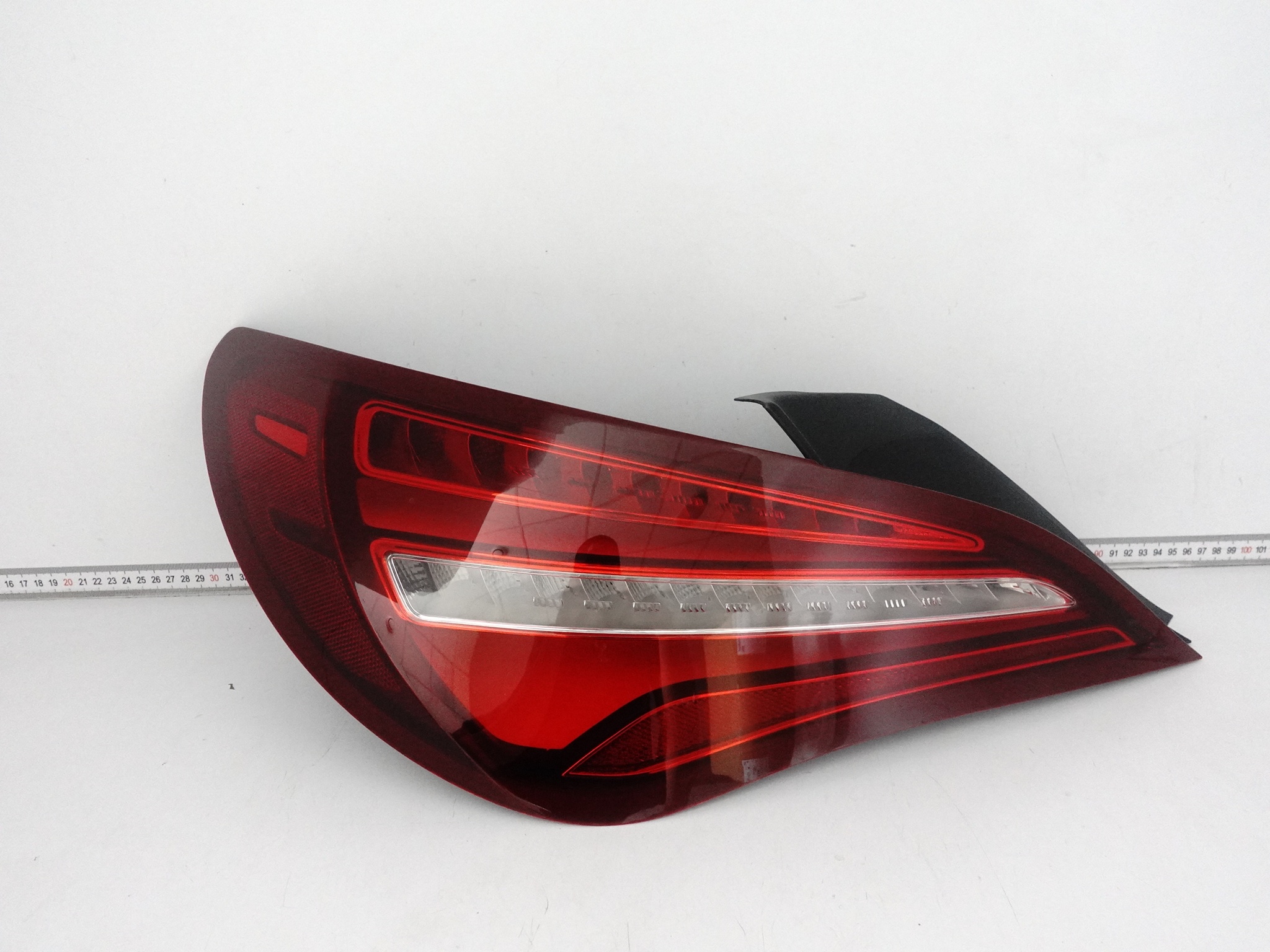 MERCEDES CLA C117 X117 LIFT MOPF 16-19 LAMPA LED LEWA W BŁOTNIK TYŁ EUROPA MERCEDES CLA C117 X117 LIFT MOPF 16-19 LAMPA LED LEWA W BŁOTNIK TYŁ EUROPA
