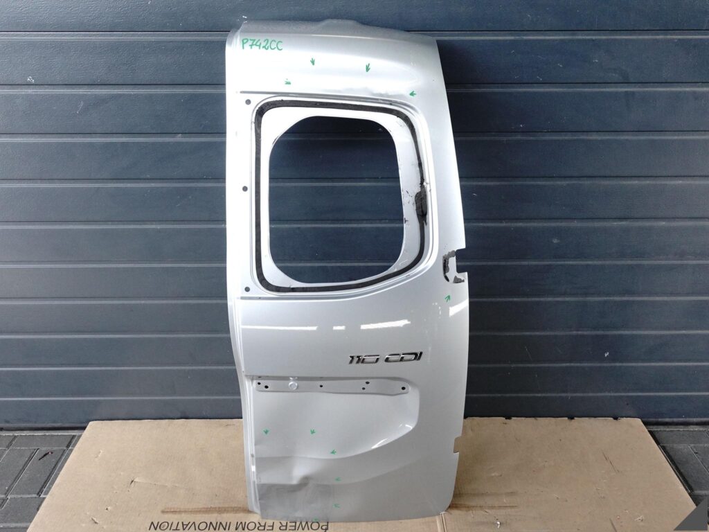 MERCEDES CITAN II (2 GENERACJA) W420 21- DRZWI DOOR PRAWE TYŁ *USZKODZONE* MERCEDES CITAN II (2 GENERACJA) W420 21- DRZWI DOOR PRAWE TYŁ *USZKODZONE*