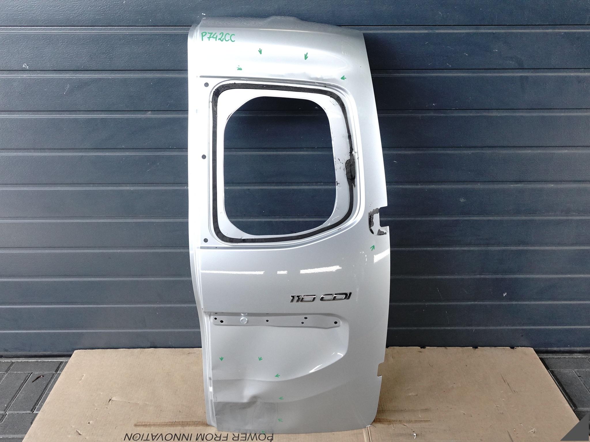 MERCEDES CITAN II (2 GENERACJA) W420 21- DRZWI DOOR PRAWE TYŁ *USZKODZONE* MERCEDES CITAN II (2 GENERACJA) W420 21- DRZWI DOOR PRAWE TYŁ *USZKODZONE*