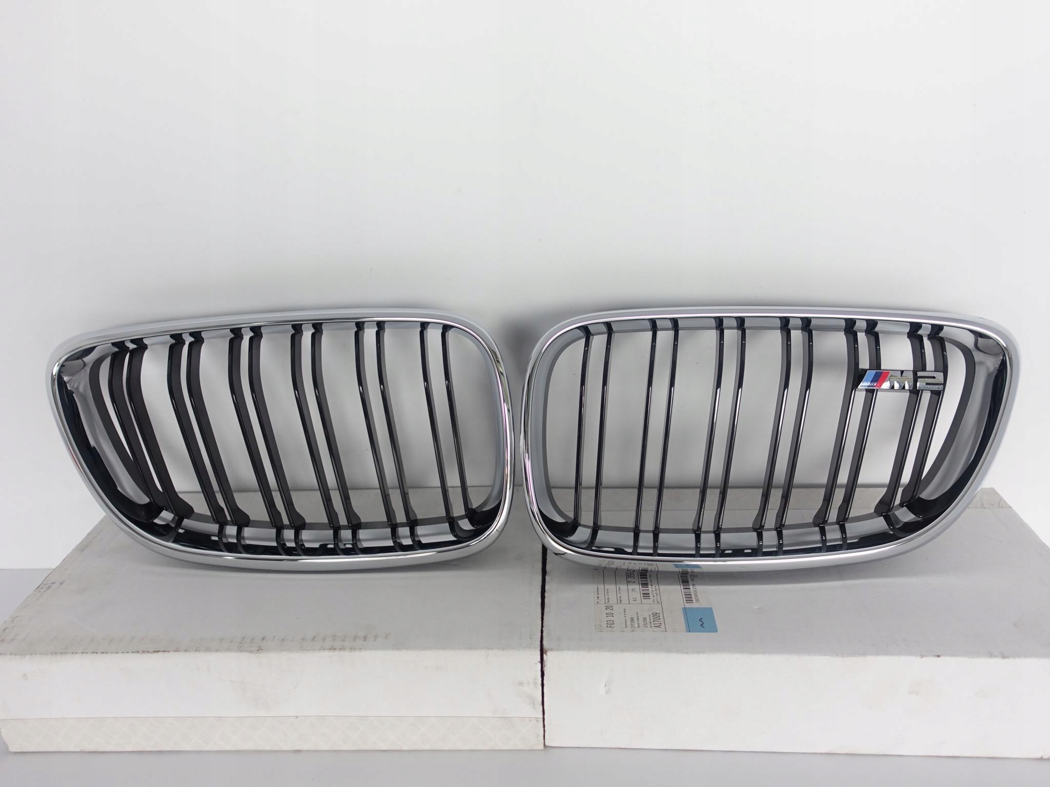 BMW M2 F87 16- GRILL ATRAPA KRATKI NERKI PRAWA + LEWA KOMPLET PRZÓD BMW M2 F87 16- GRILL ATRAPA KRATKI NERKI PRAWA + LEWA KOMPLET PRZÓD - obrazek 2