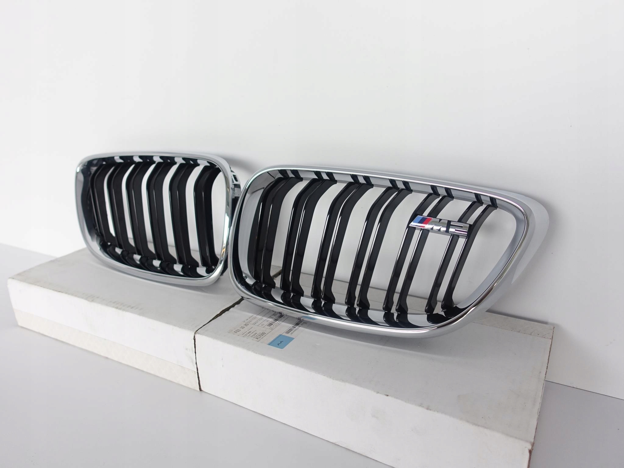 BMW M2 F87 16- GRILL ATRAPA KRATKI NERKI PRAWA + LEWA KOMPLET PRZÓD BMW M2 F87 16- GRILL ATRAPA KRATKI NERKI PRAWA + LEWA KOMPLET PRZÓD - obrazek 4