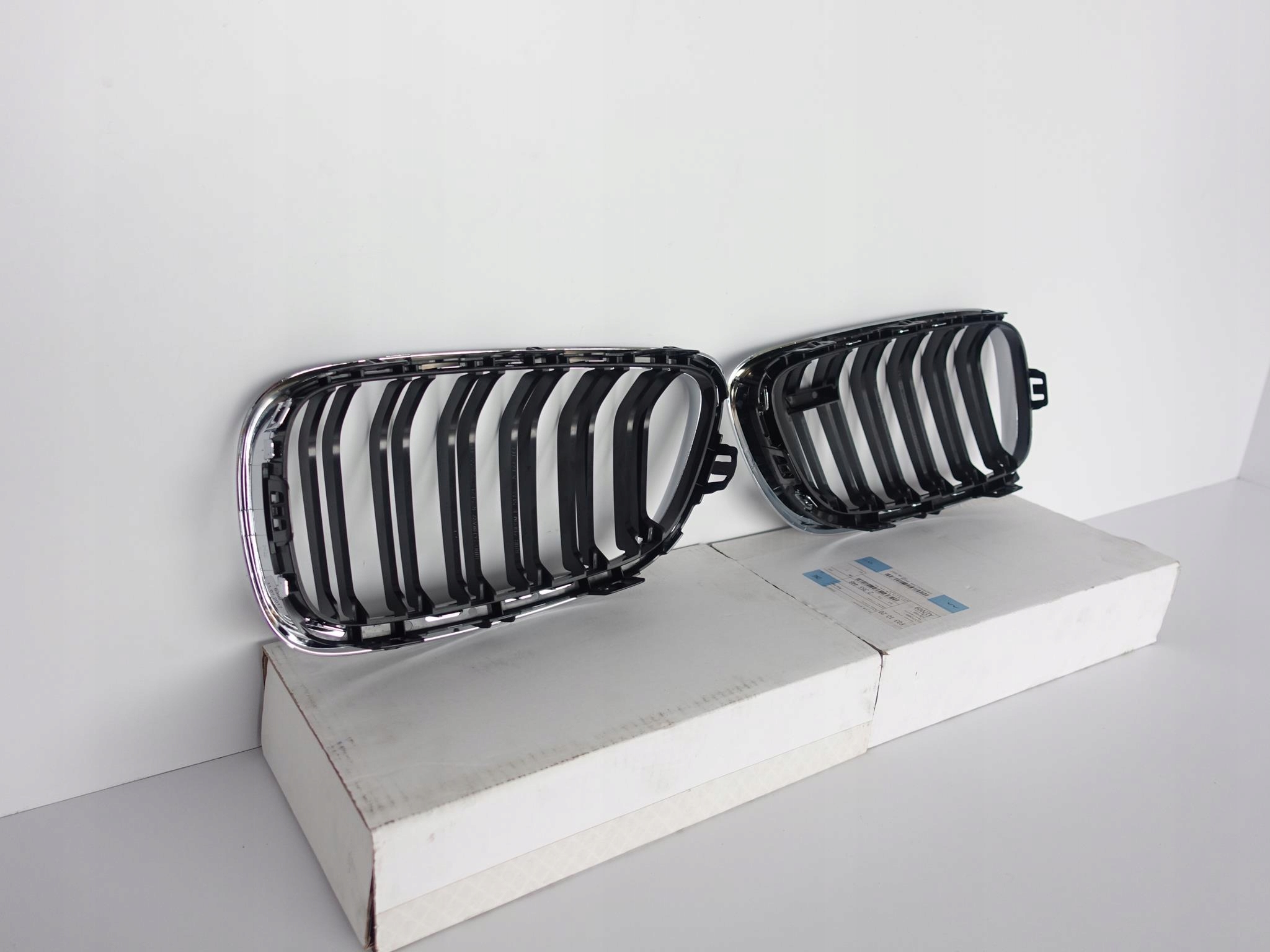 BMW M2 F87 16- GRILL ATRAPA KRATKI NERKI PRAWA + LEWA KOMPLET PRZÓD BMW M2 F87 16- GRILL ATRAPA KRATKI NERKI PRAWA + LEWA KOMPLET PRZÓD - obrazek 7