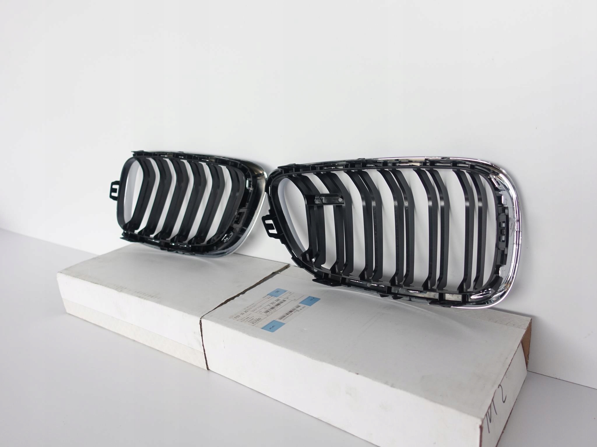 BMW M2 F87 16- GRILL ATRAPA KRATKI NERKI PRAWA + LEWA KOMPLET PRZÓD BMW M2 F87 16- GRILL ATRAPA KRATKI NERKI PRAWA + LEWA KOMPLET PRZÓD - obrazek 8
