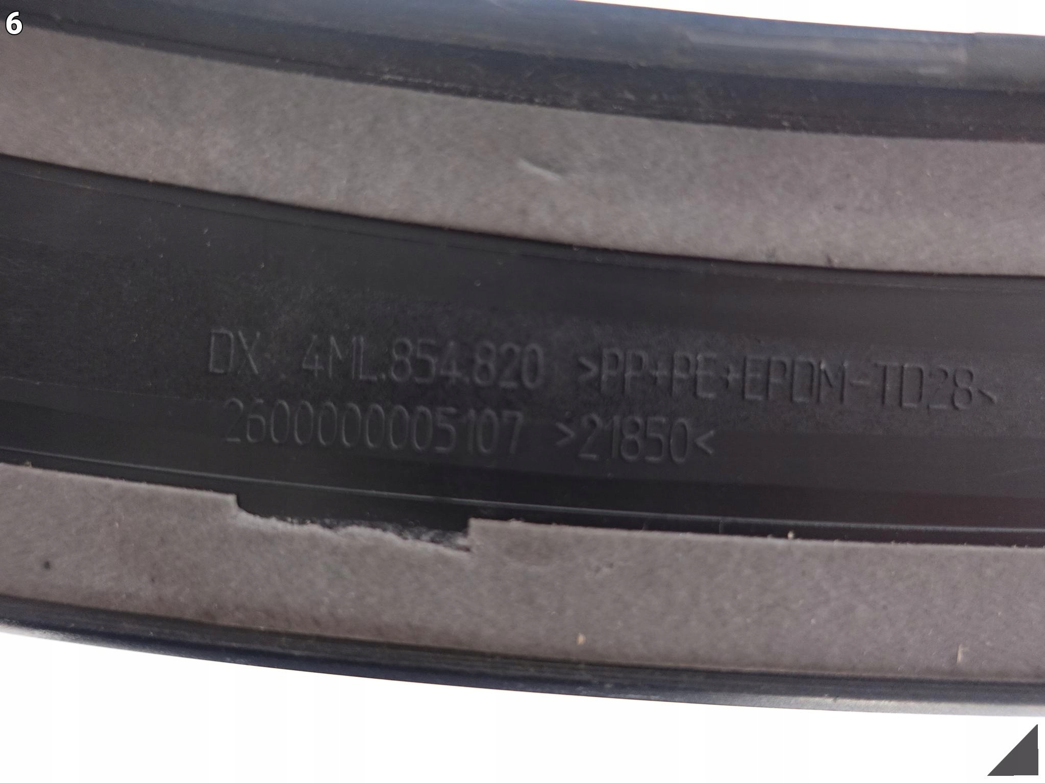 LAMBORGHINI URUS 4ML NAKŁADKA LISTWA NA DRZWI PRAWA TYŁ 4ML854820 LAMBORGHINI URUS 4ML NAKŁADKA LISTWA NA DRZWI PRAWA TYŁ 4ML854820 - obrazek 7
