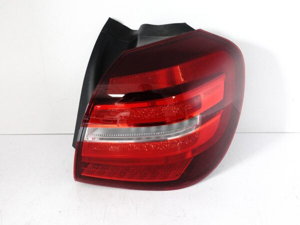 MERCEDES GLA X156 17-19 LIFT MOPF LAMPA LED PRAWA TYŁ EUROPA