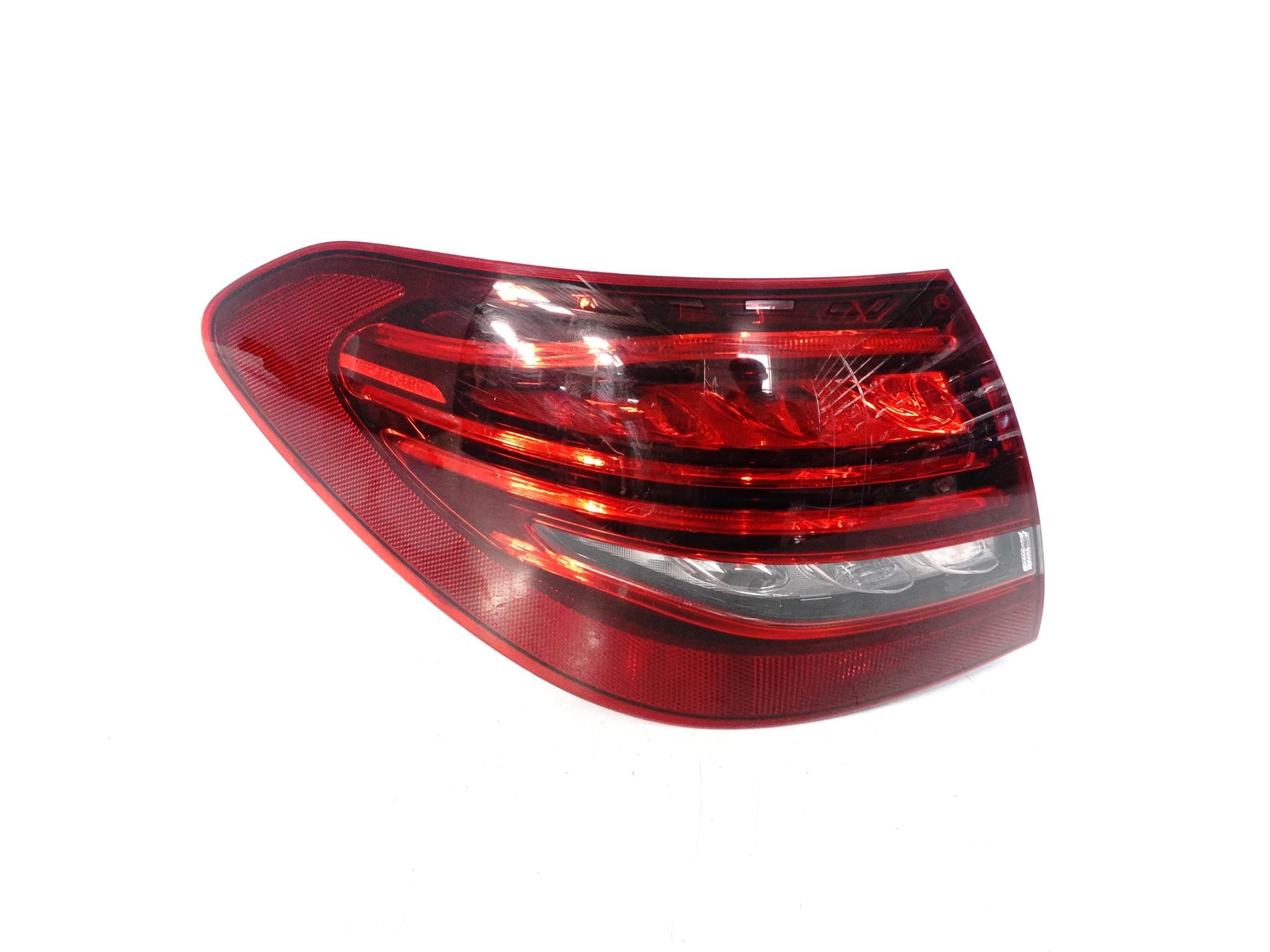 MERCEDES C-KLASA S205 MOPF LIFT KOMBI 18-21 LAMPA LED LEWA TYŁ EUROPA MERCEDES C-KLASA S205 MOPF LIFT KOMBI 18-21 LAMPA LED LEWA TYŁ EUROPA
