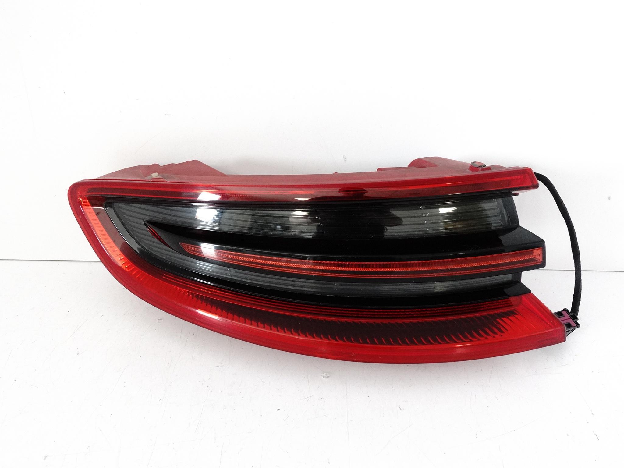 PORSCHE MACAN 95B 14-18 LAMPA LED LEWA TYŁ EUROPA PORSCHE MACAN 95B 14-18 LAMPA LED LEWA TYŁ EUROPA