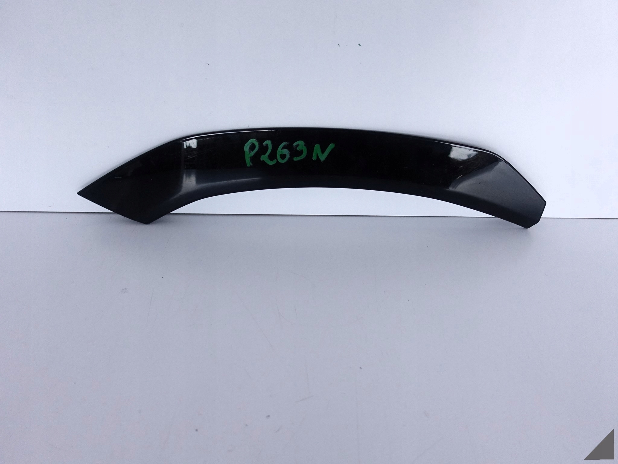 LAMBORGHINI URUS 4ML NAKŁADKA LISTWA NA DRZWI PRAWA TYŁ 4ML854820 LAMBORGHINI URUS 4ML NAKŁADKA LISTWA NA DRZWI PRAWA TYŁ 4ML854820