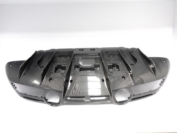 FERRARI F8 TRIBUTO SPIDER F142 19-23 DYFUZOR SPOILER CARBON W ZDERZAK TYŁ