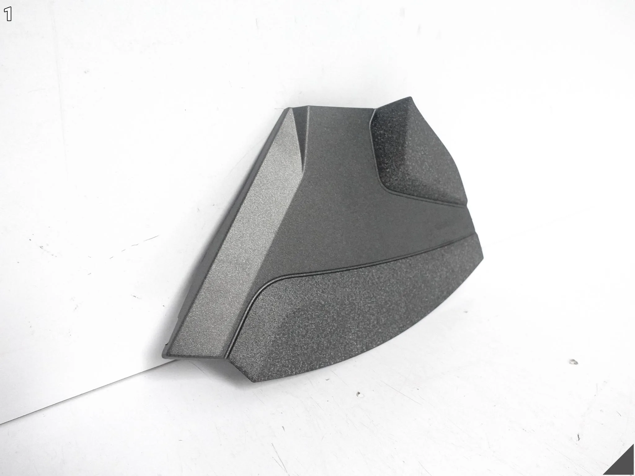 PORSCHE 911 992 19- MASKOWNICA OSŁONA KOMORY SILNIKA PRAWA TYŁ 992864250B PORSCHE 911 992 19- MASKOWNICA OSŁONA KOMORY SILNIKA PRAWA TYŁ 992864250B - obrazek 2