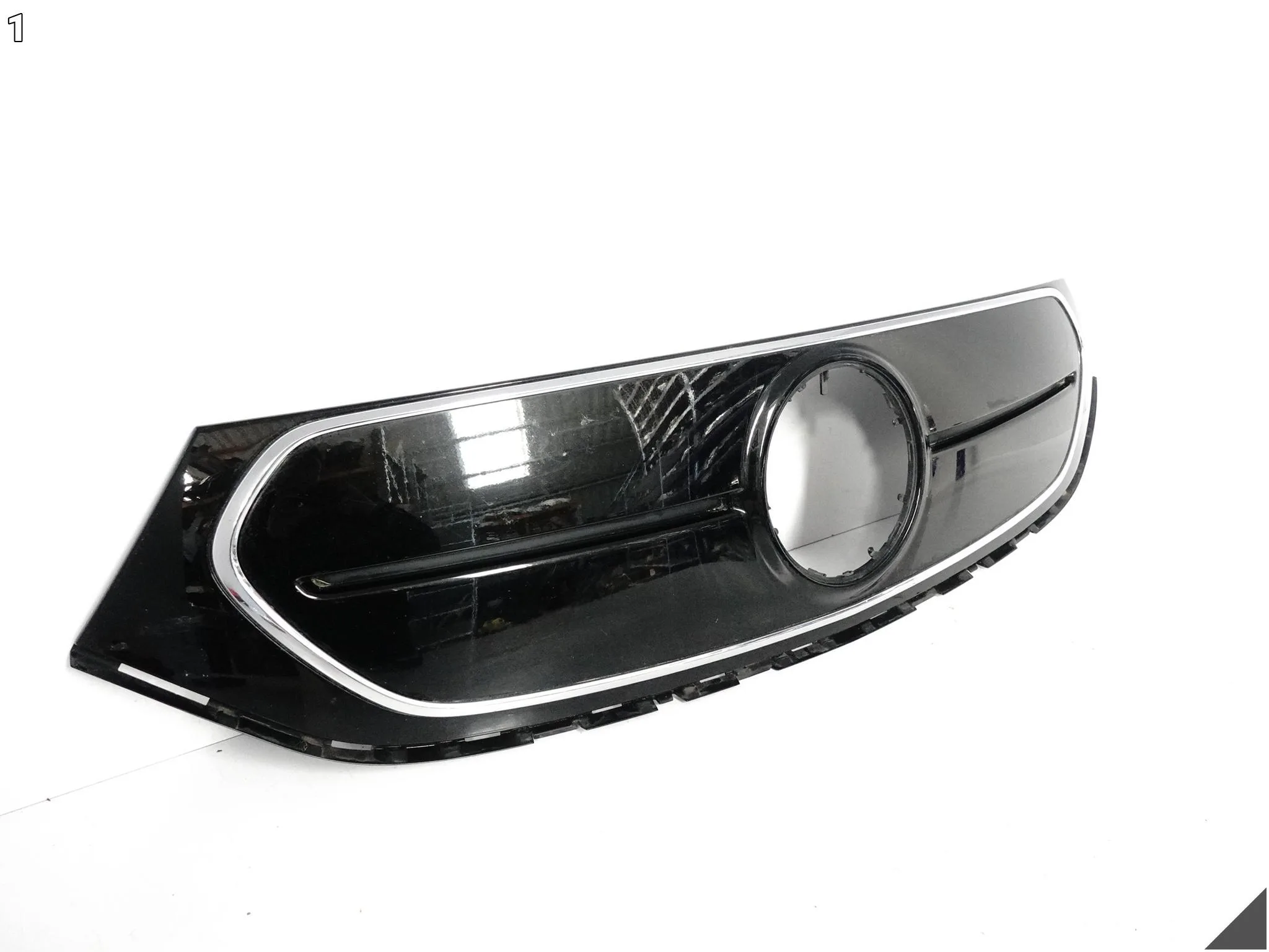 MERCEDES EQB W243 X243 21- GRILL ATRAPA BLENDA W ZDERZAK PRZÓD A2438884100 MERCEDES EQB W243 X243 21- GRILL ATRAPA BLENDA W ZDERZAK PRZÓD A2438884100 - obrazek 2